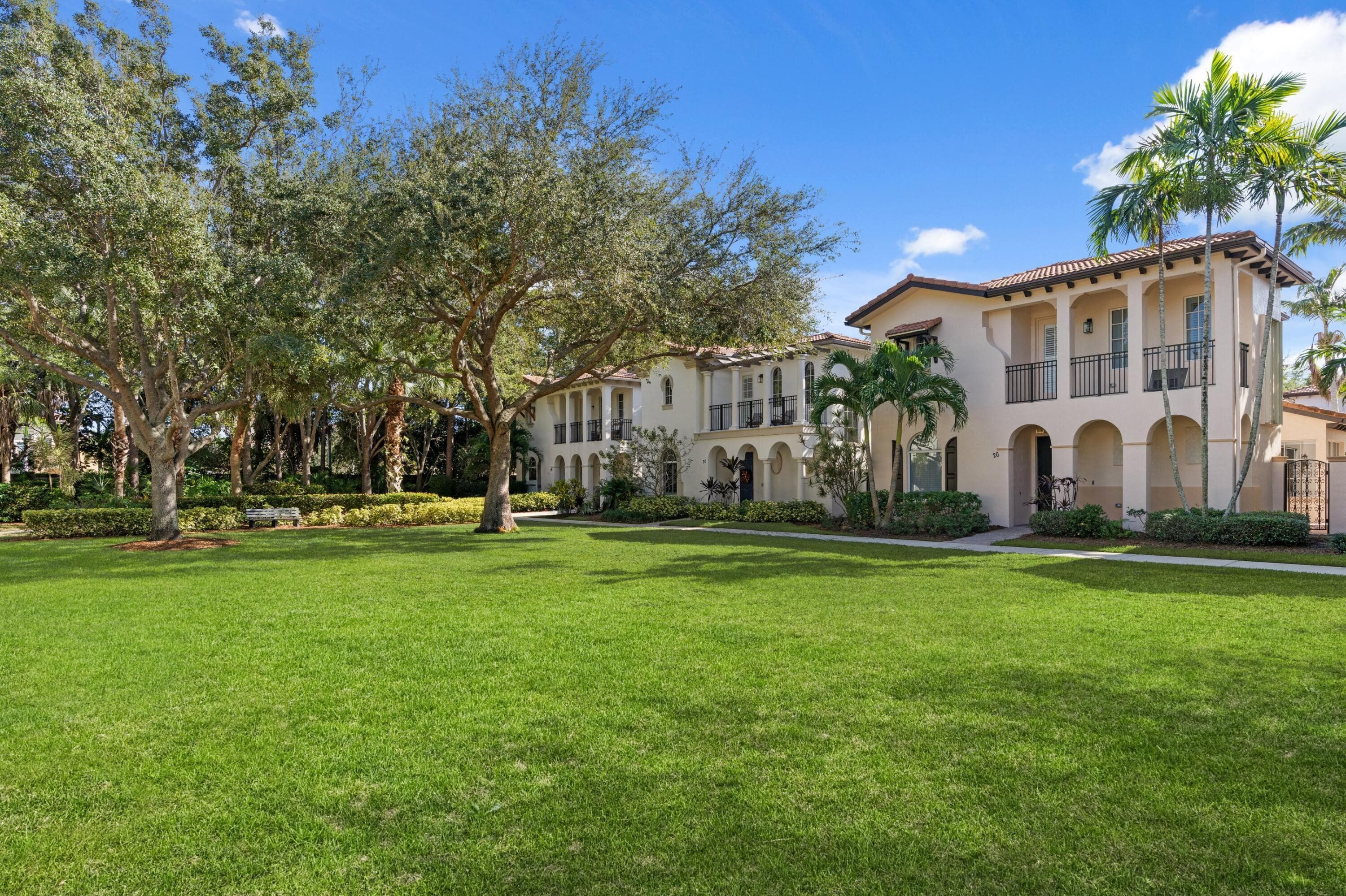 30 Stoney Drive, Palm Beach Gardens, FL 33410 — photo 2 of 33