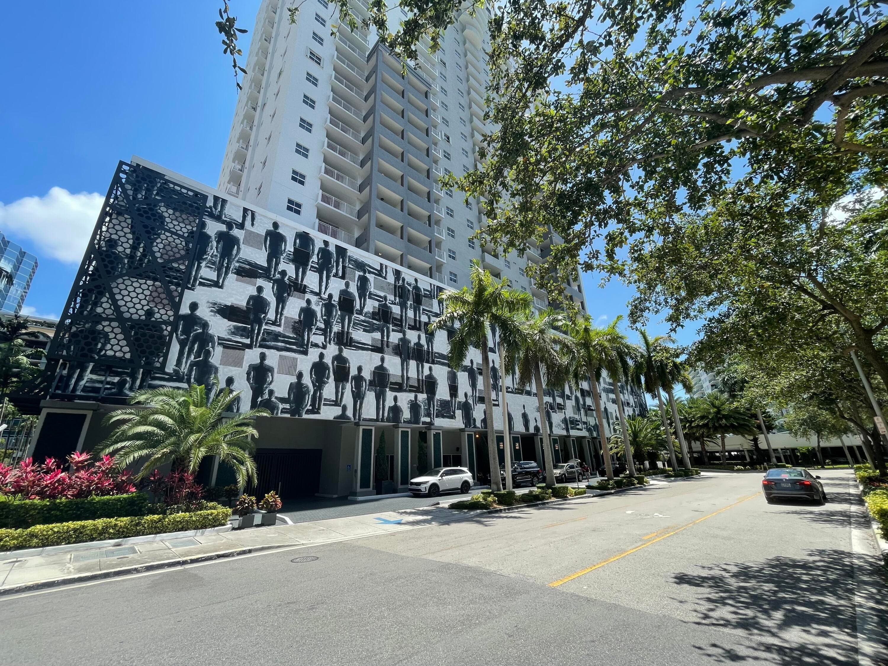 185 SE 14th Terrace 2402, Miami, FL 33131 — photo 2 of 21