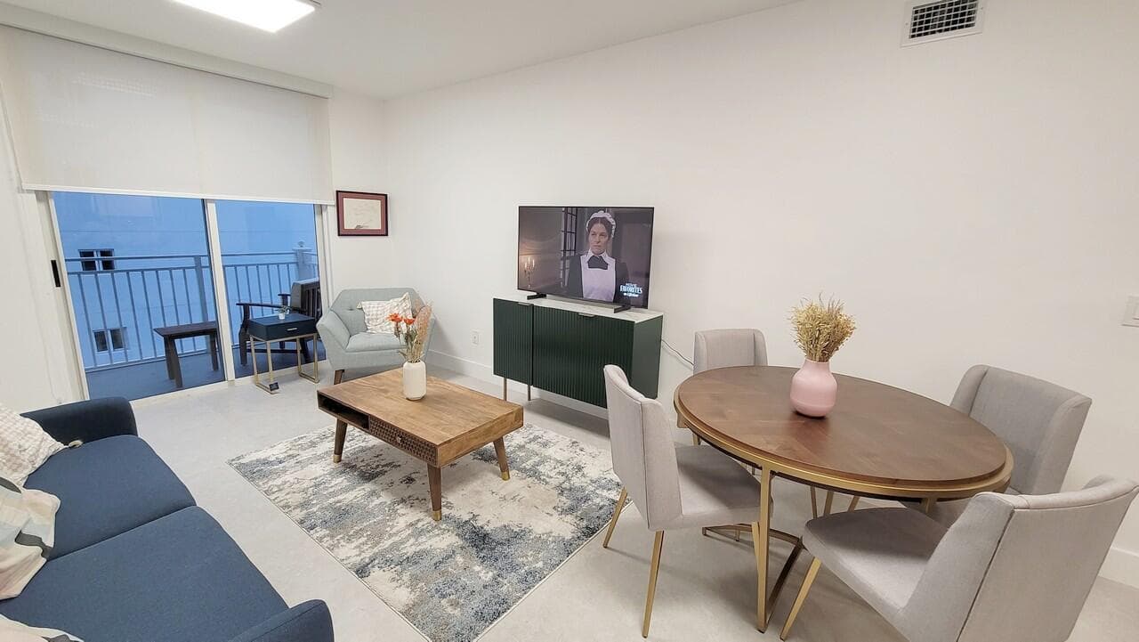 185 SE 14th Terrace 2402, Miami, FL 33131 — photo 8 of 21