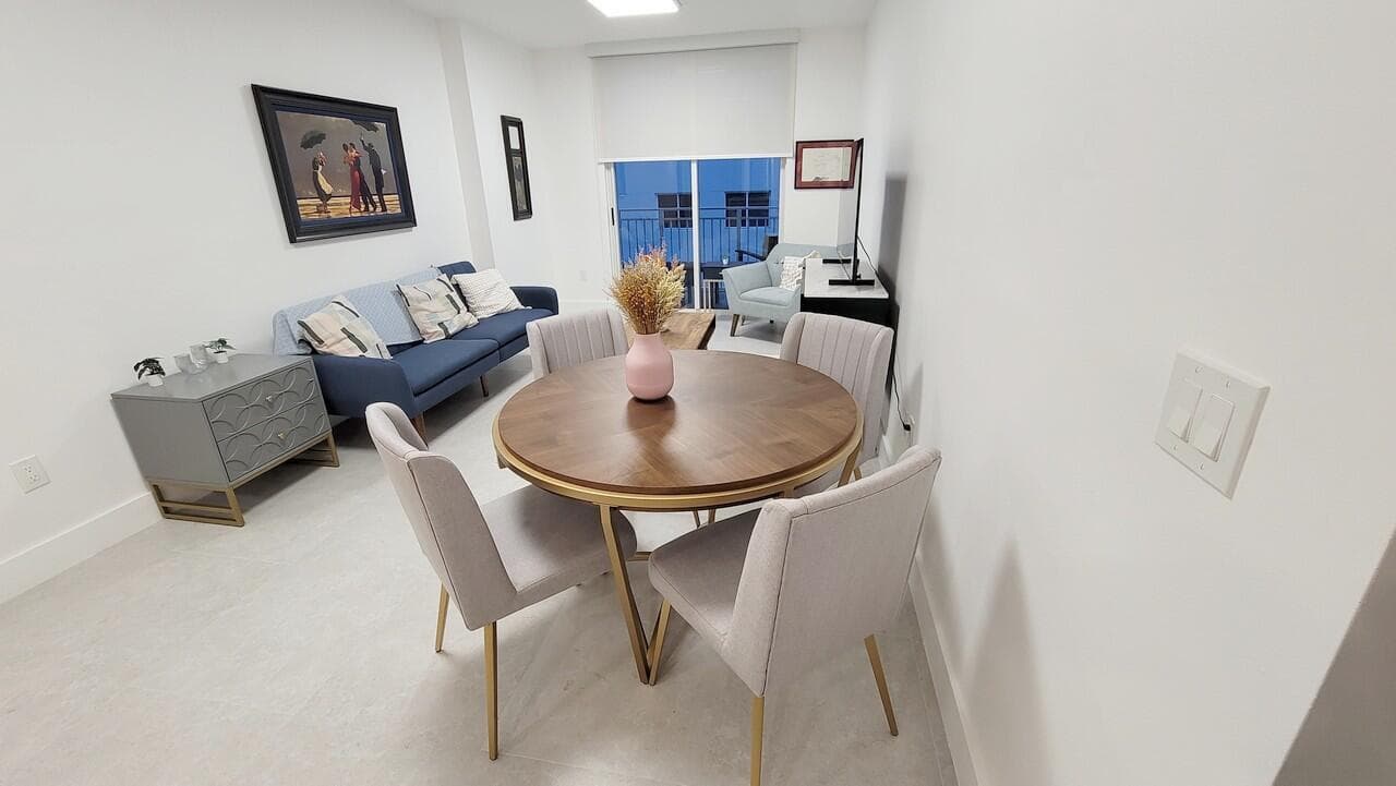 185 SE 14th Terrace 2402, Miami, FL 33131 — photo 9 of 21