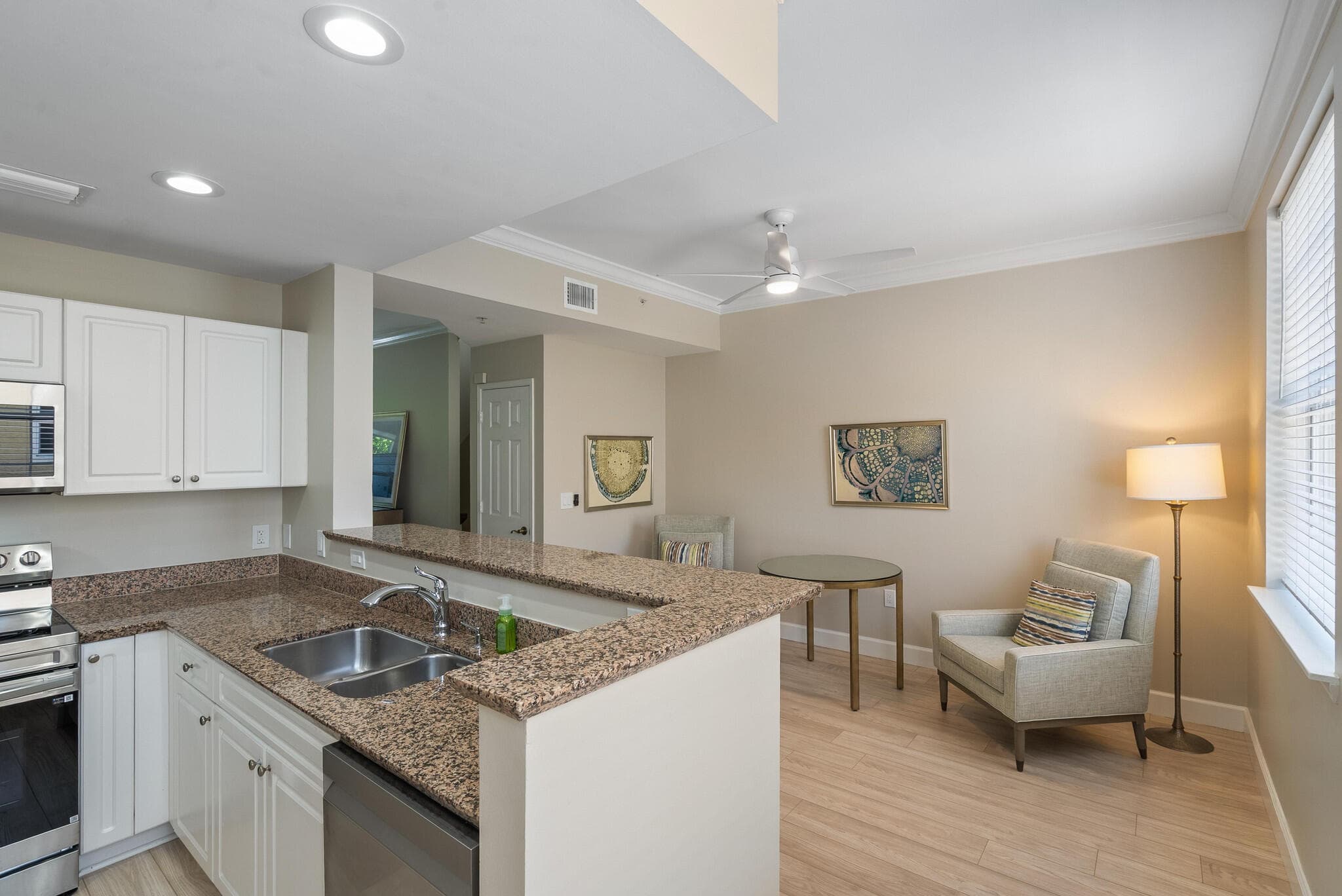 610 Fern Street, West Palm Beach, FL 33401 — photo 5 of 15