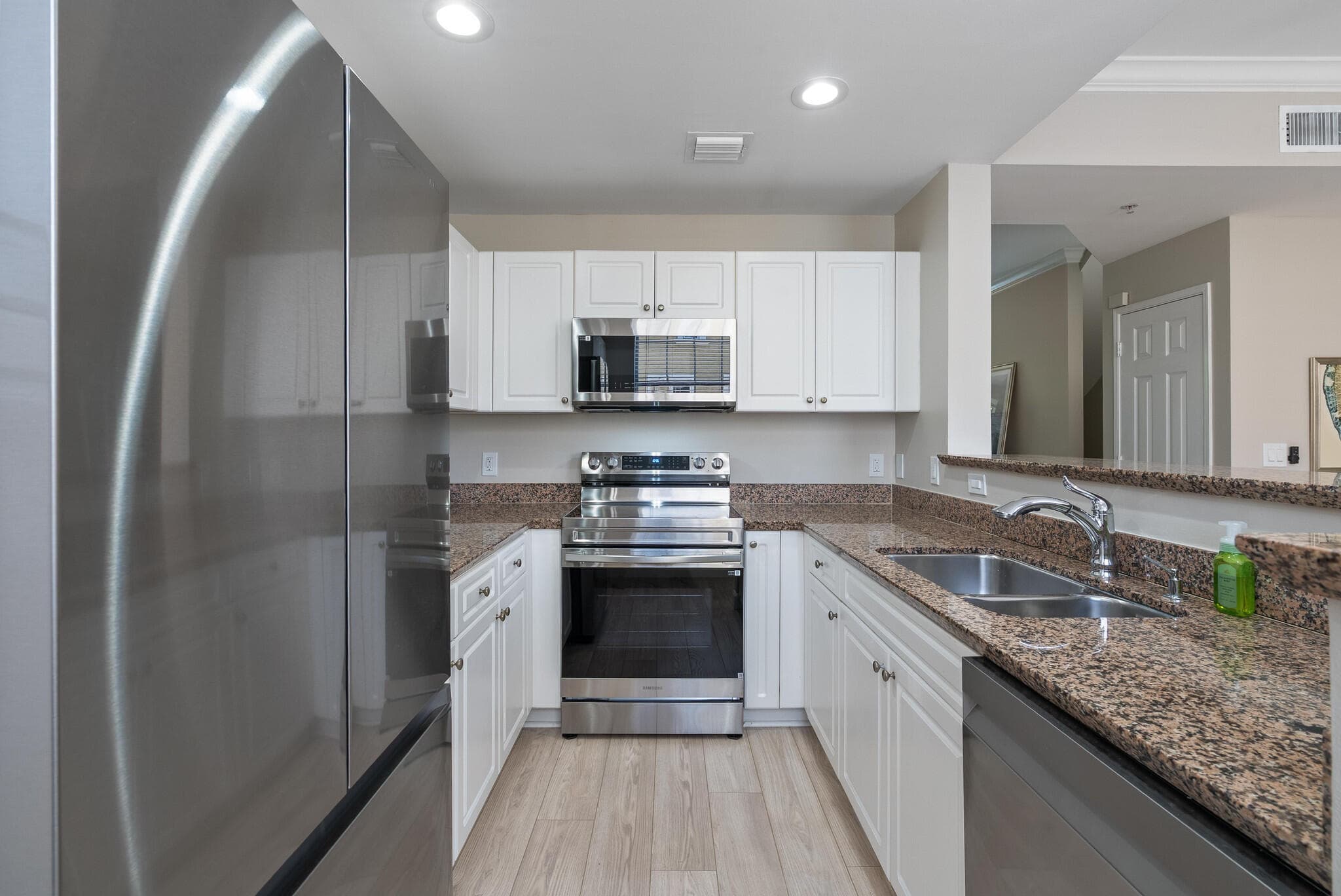 610 Fern Street, West Palm Beach, FL 33401 — photo 4 of 15