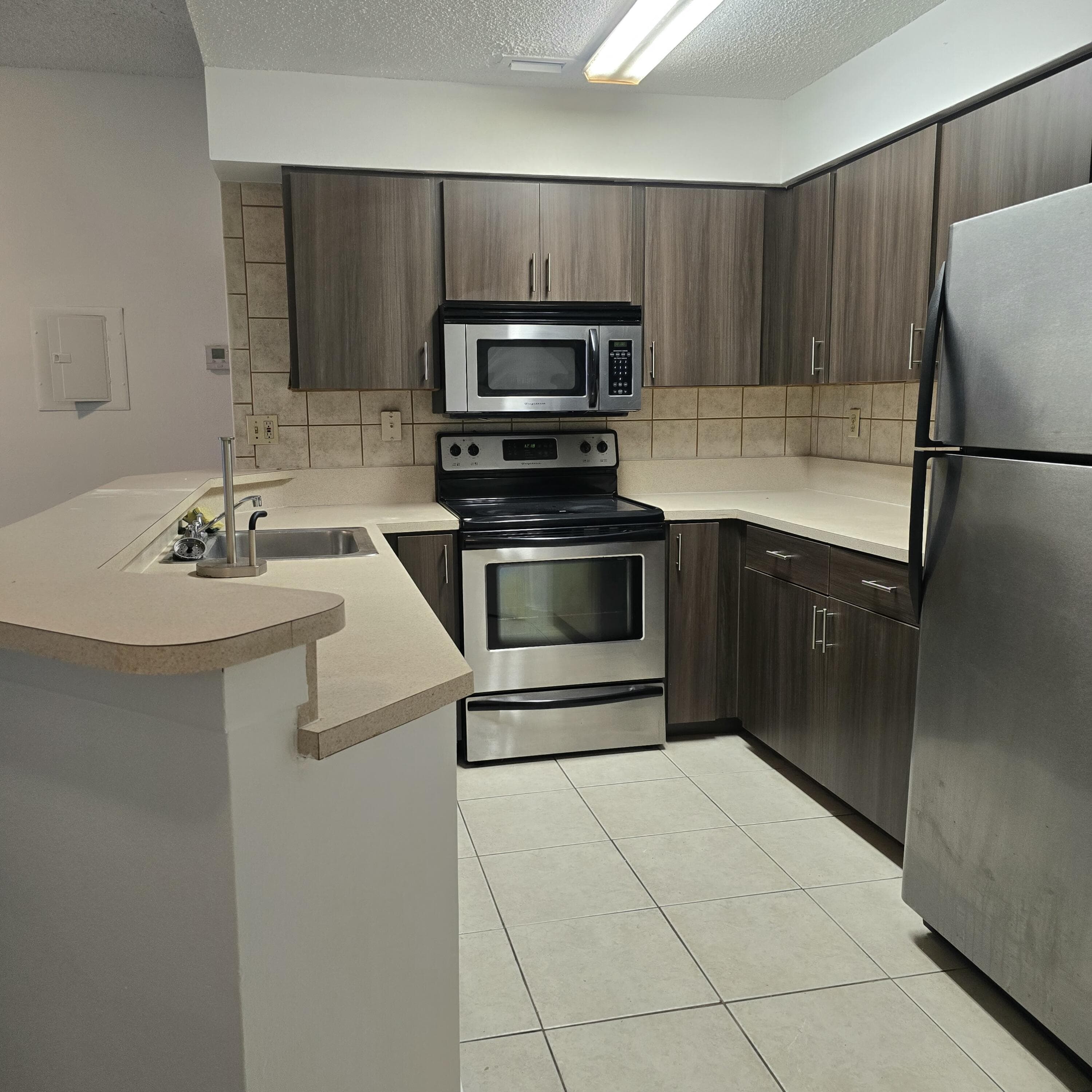 2445 SW 18th Terrace 902, Fort Lauderdale, FL 33315 — photo 1 of 18