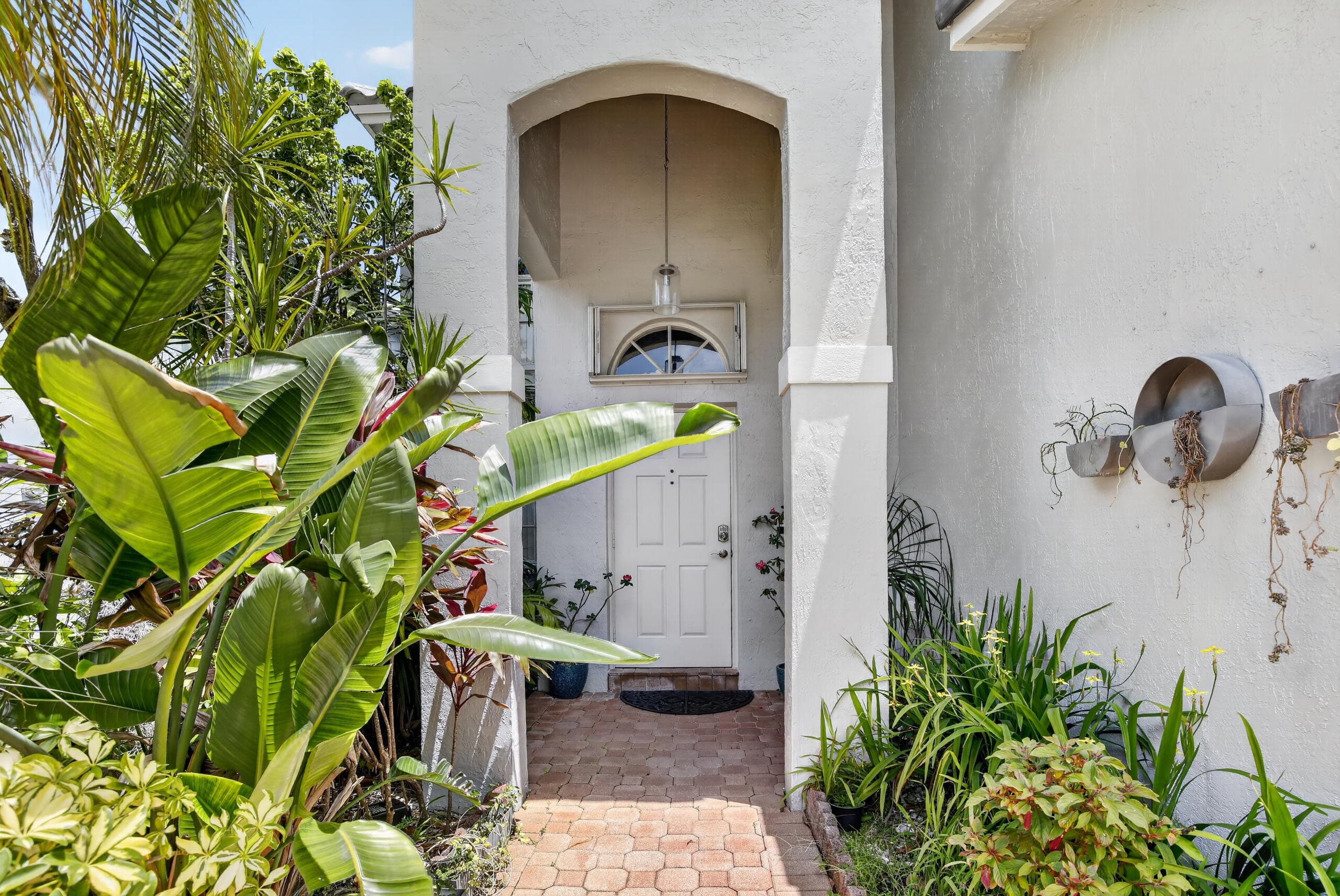10690 NW 2nd Circle, Pembroke Pines, FL 33026 — photo 4 of 40