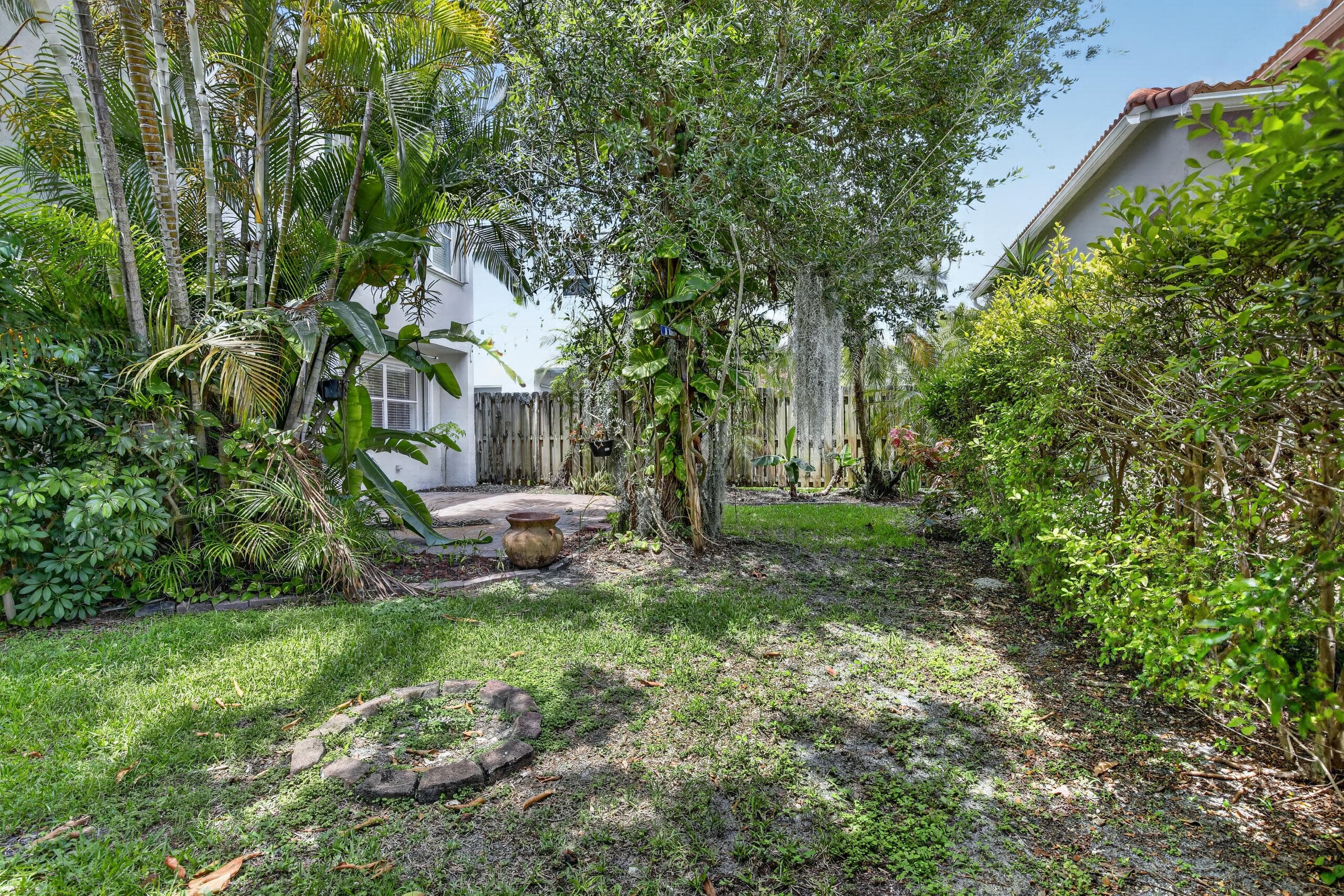 10690 NW 2nd Circle, Pembroke Pines, FL 33026 — photo 39 of 40