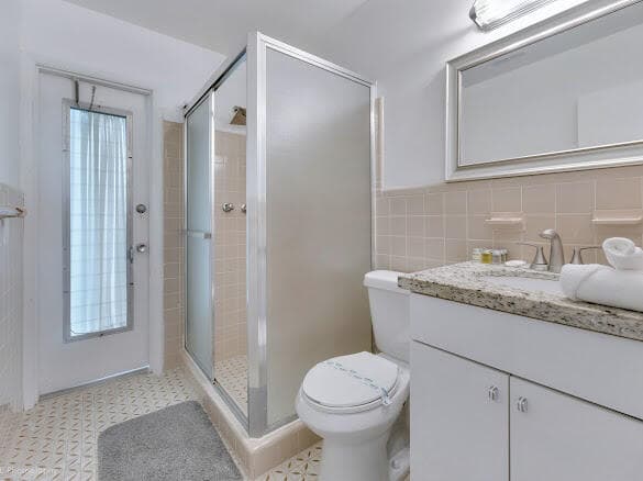 1250 Arthur Street, Hollywood, FL 33019 — photo 11 of 25