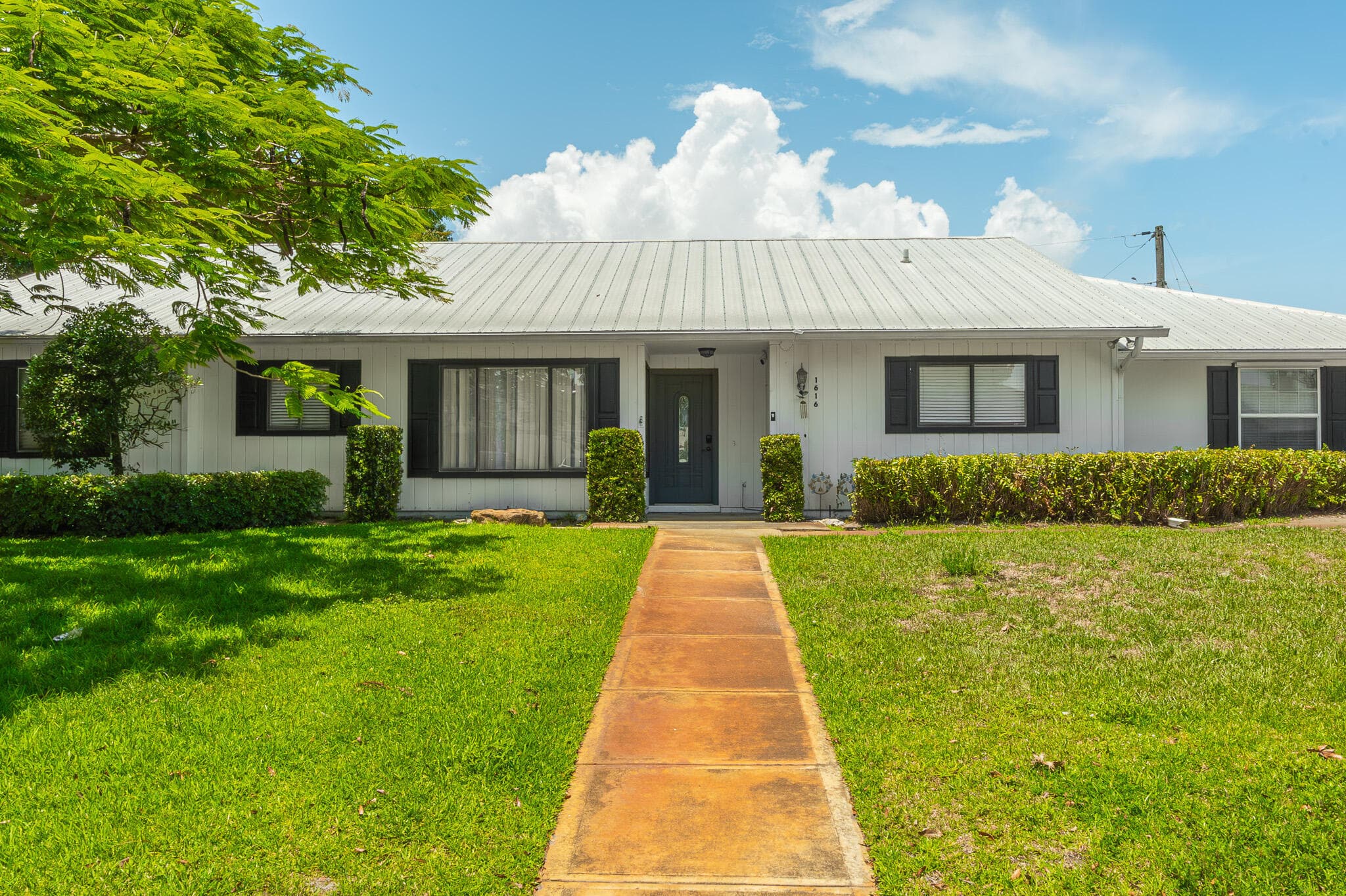 1616 SW 20th St Street SW, Vero Beach, FL 32962 — photo 9 of 70