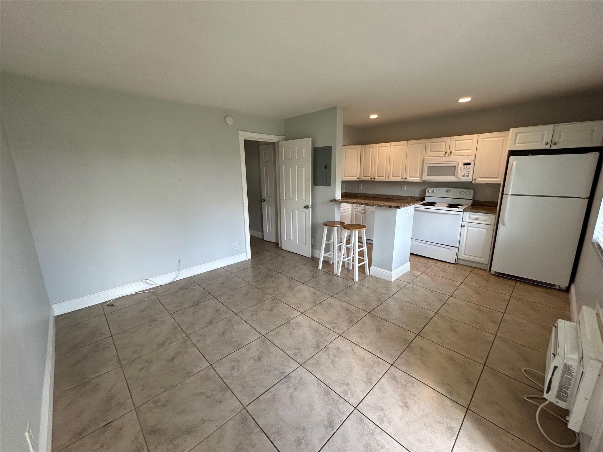 921 NE 17th Avenue 2, Fort Lauderdale, FL 33304 — photo 1 of 10