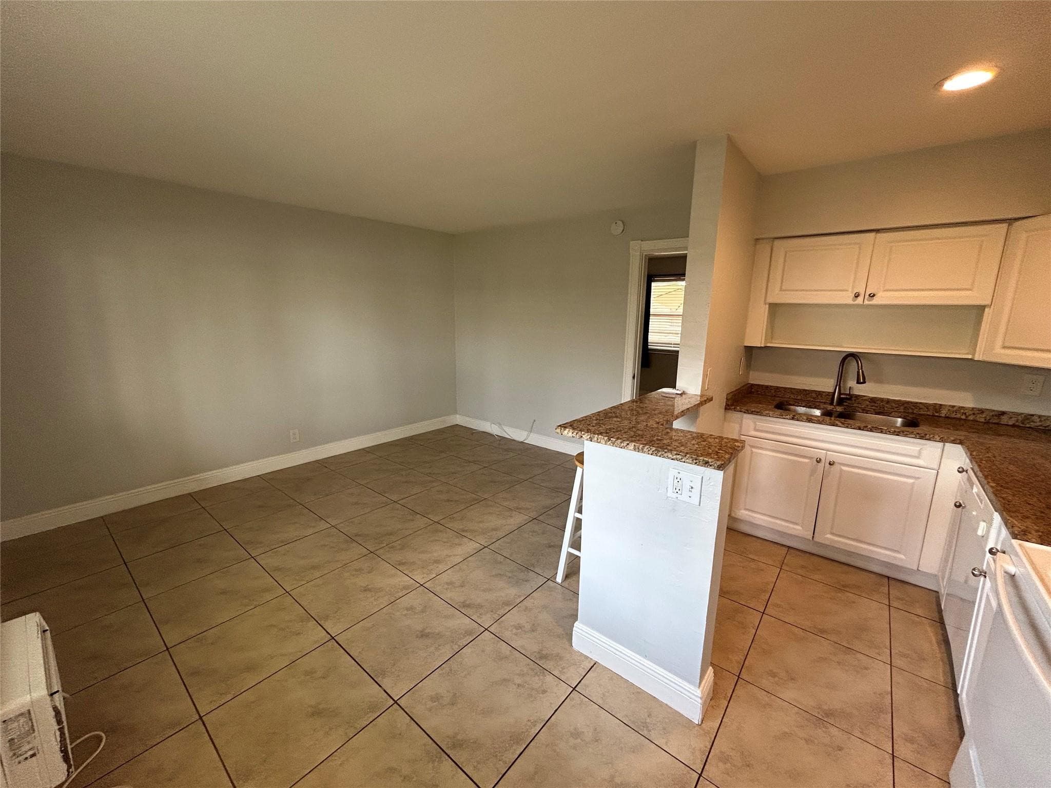 921 NE 17th Avenue 2, Fort Lauderdale, FL 33304 — photo 5 of 10