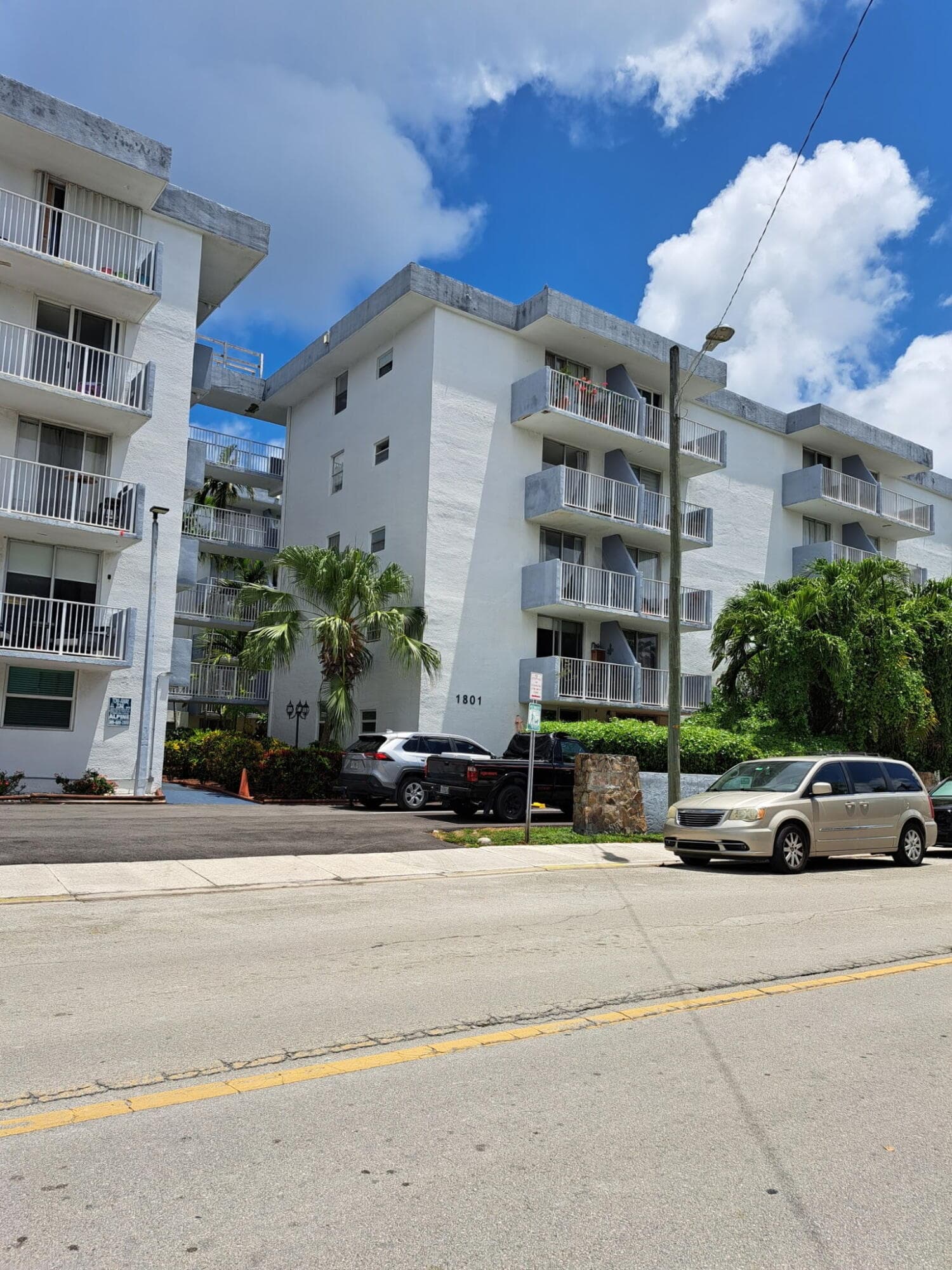 1801 S Treasure Drive, North Bay Village, FL 33141 — photo
