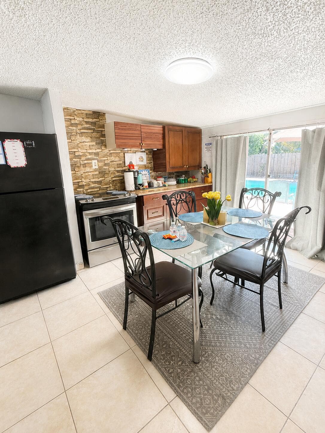 2940 Avenue, Riviera Beach, FL 33404 — photo 10 of 36