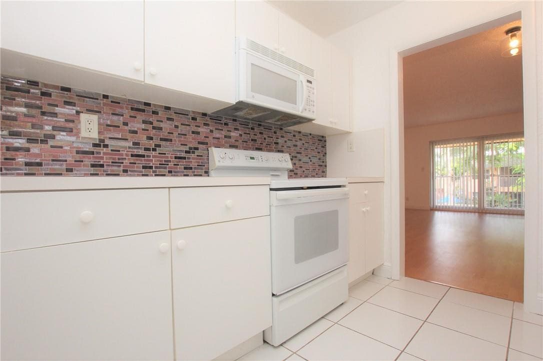 760 SE 2nd Avenue C207, Deerfield Beach, FL 33441 — photo 8 of 24