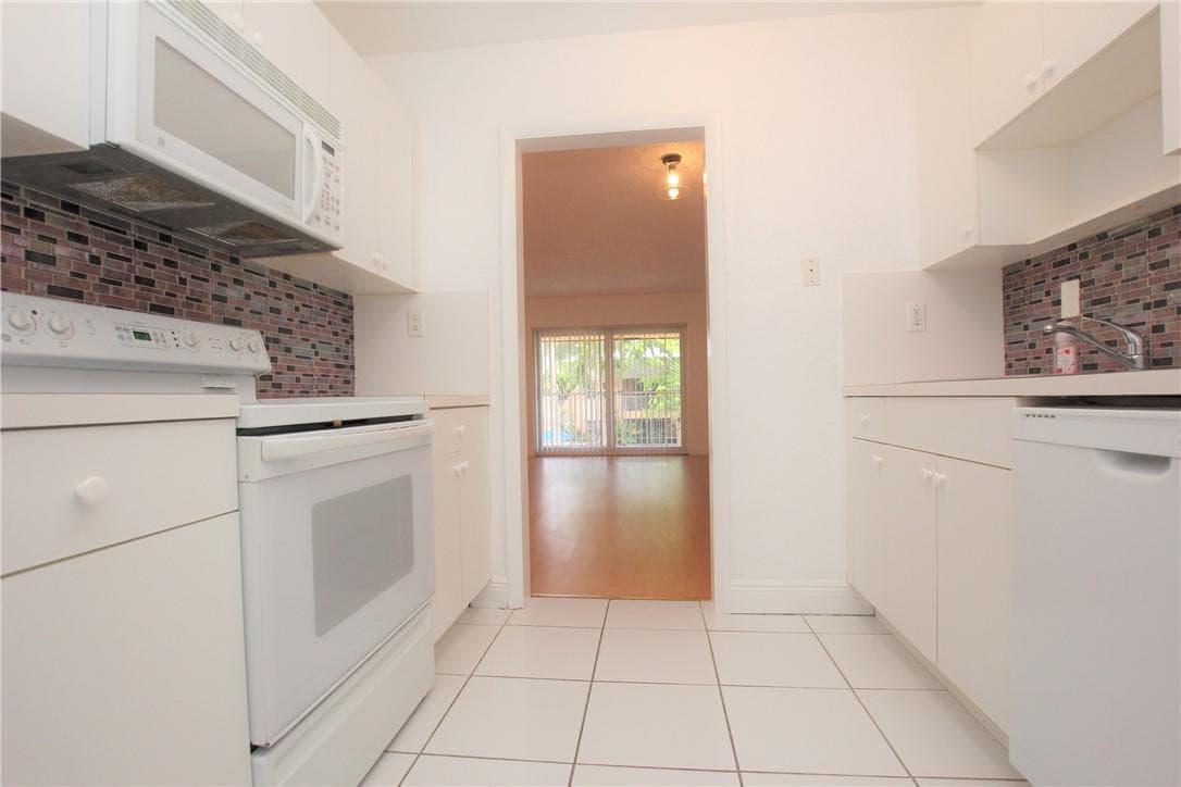 760 SE 2nd Avenue C207, Deerfield Beach, FL 33441 — photo 12 of 24