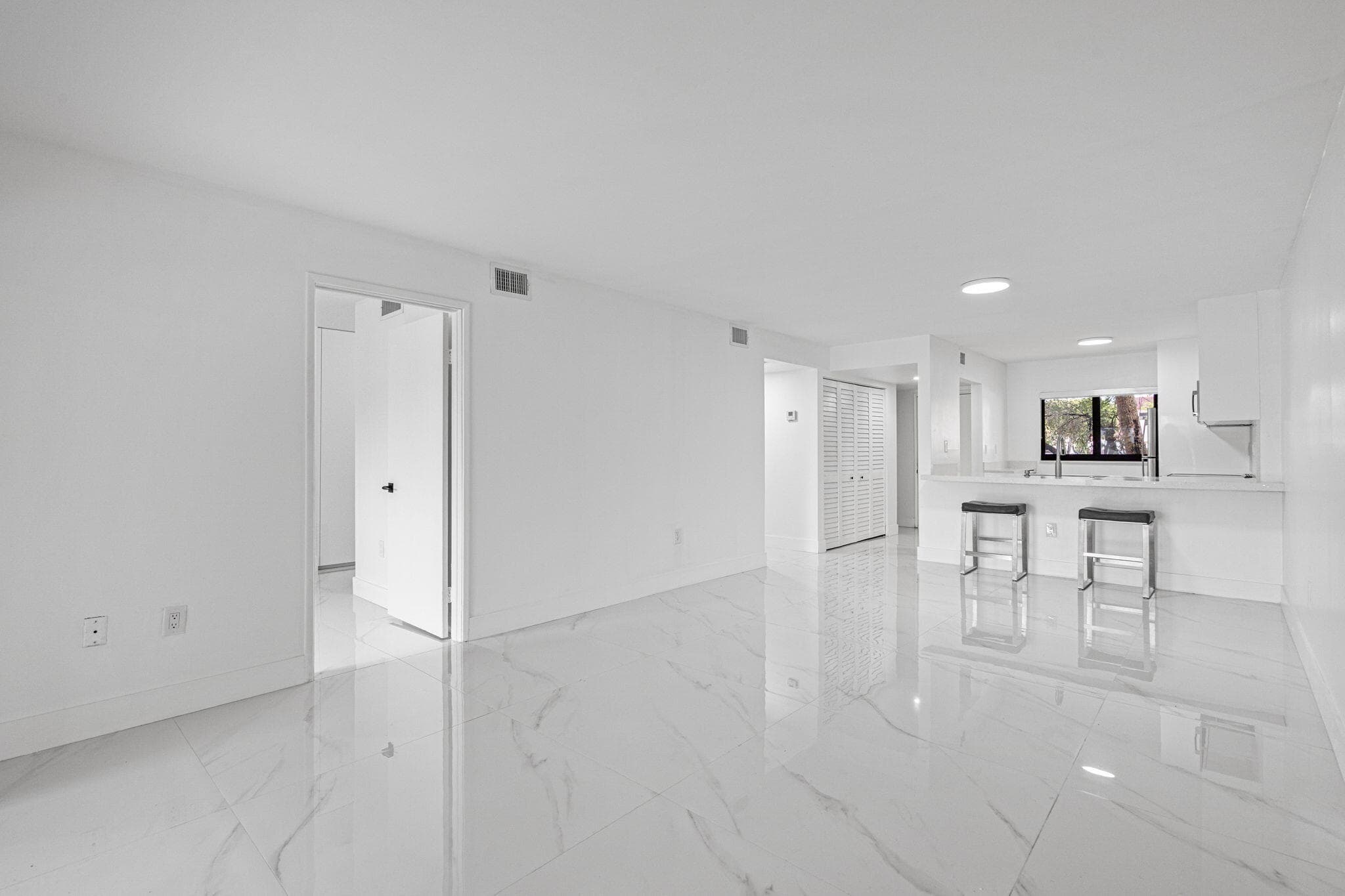 510 W Park Drive 104-3, Miami, FL 33172 — photo 4 of 37