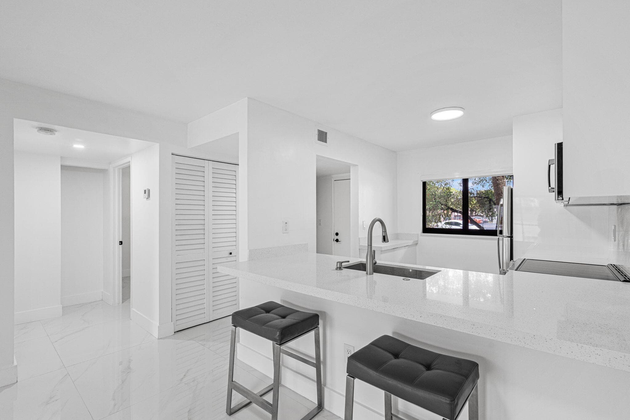 510 W Park Drive 104-3, Miami, FL 33172 — photo 17 of 37
