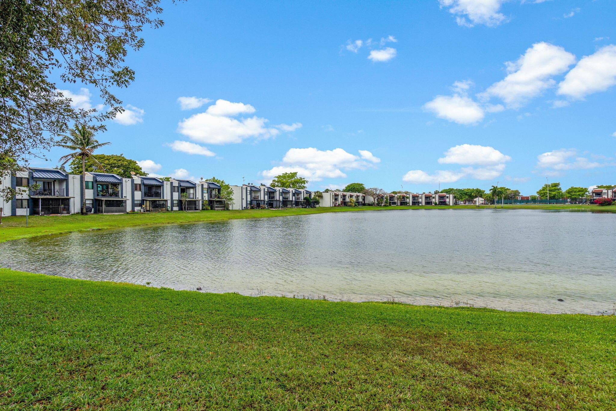 510 W Park Drive 104-3, Miami, FL 33172 — photo 29 of 37