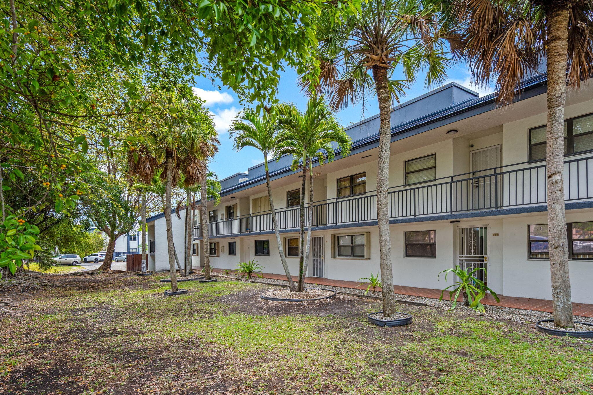 510 W Park Drive 104-3, Miami, FL 33172 — photo 1 of 37
