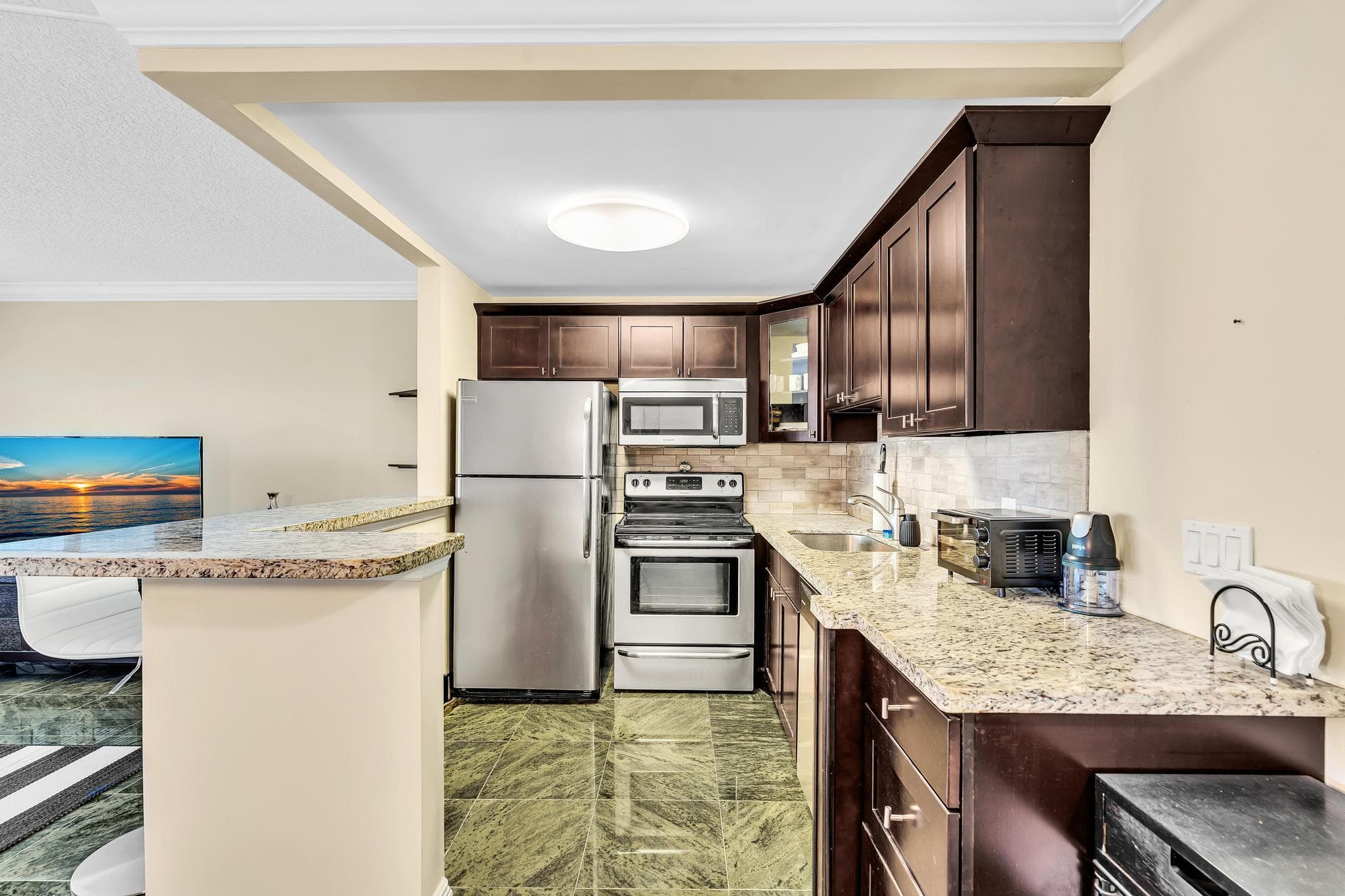 2123 Cambridge F, Deerfield Beach, FL 33442 — photo 9 of 82