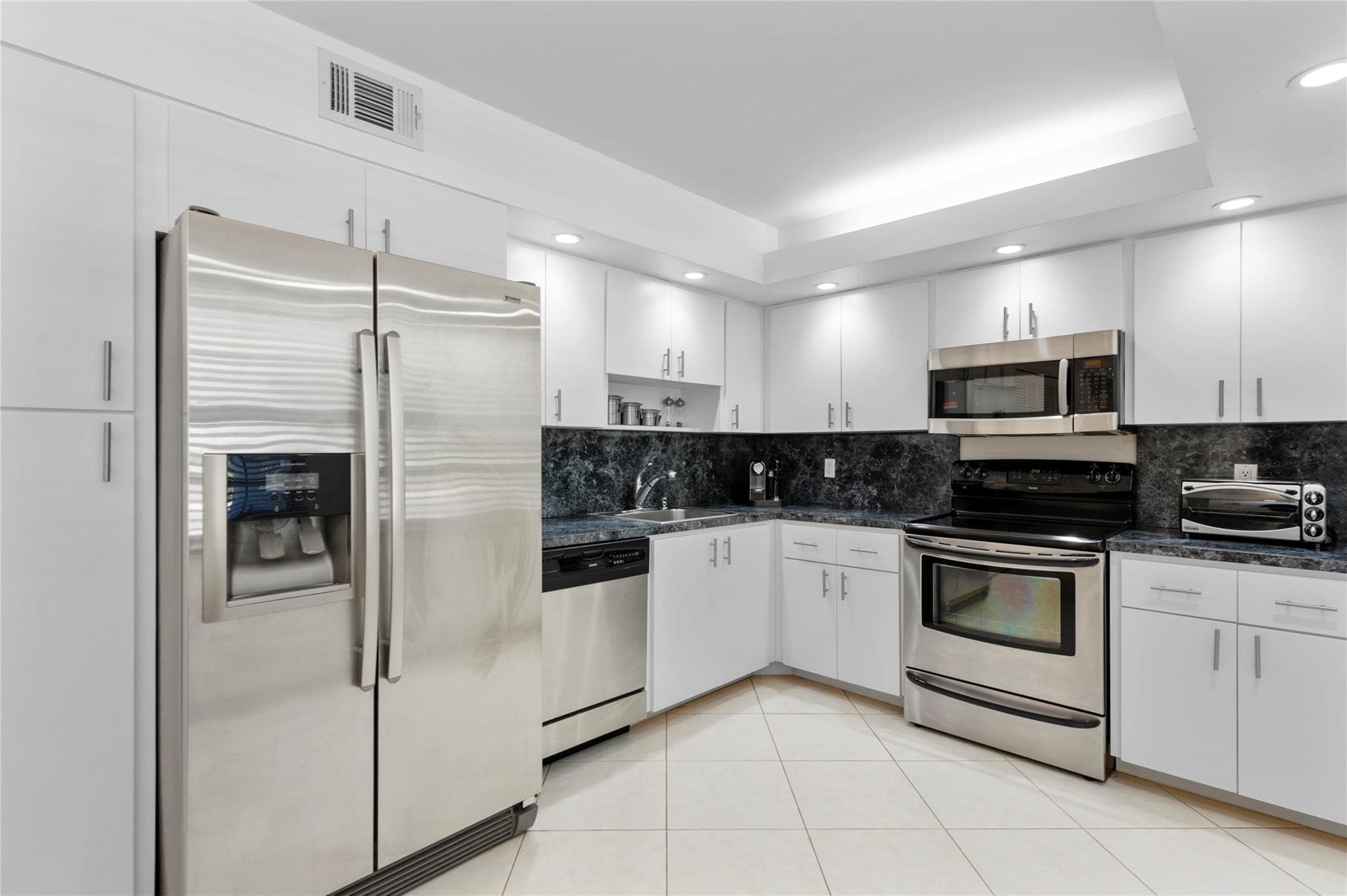 4240 Oaks Terrace 105, Pompano Beach, FL 33069 — photo 5 of 23