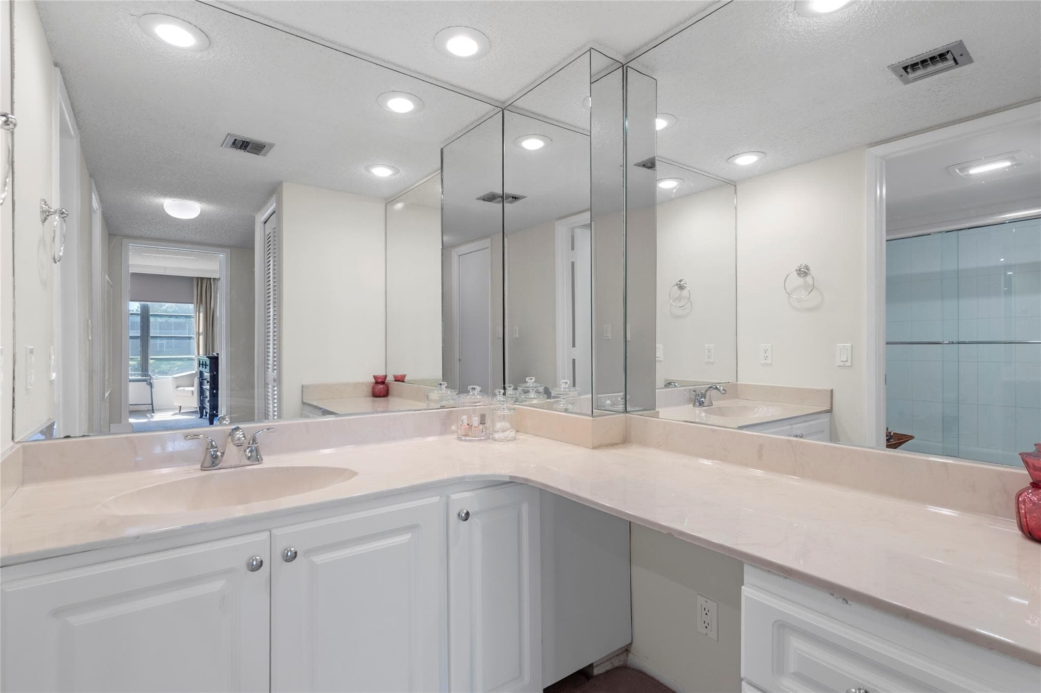 4240 Oaks Terrace 105, Pompano Beach, FL 33069 — photo 14 of 23