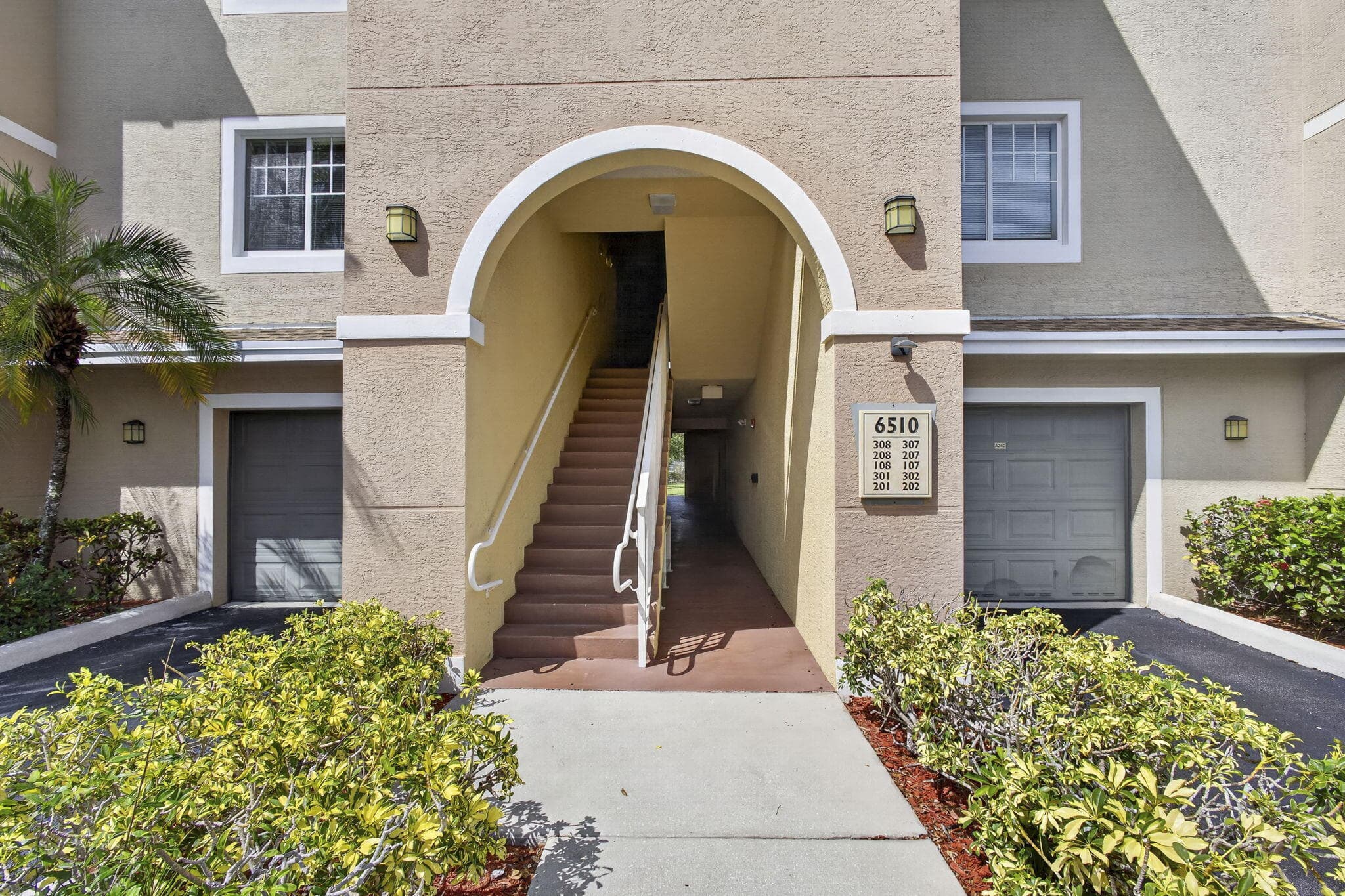 6510 Emerald Dunes Drive 308, West Palm Beach, FL 33411 — photo 3 of 41