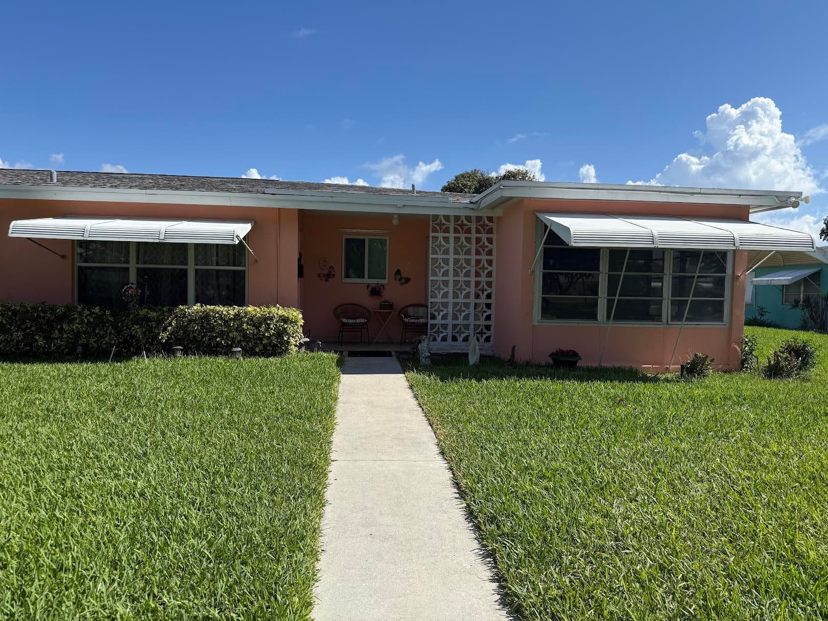 255 South Boulevard D, Boynton Beach, FL 33435 — photo 1 of 17