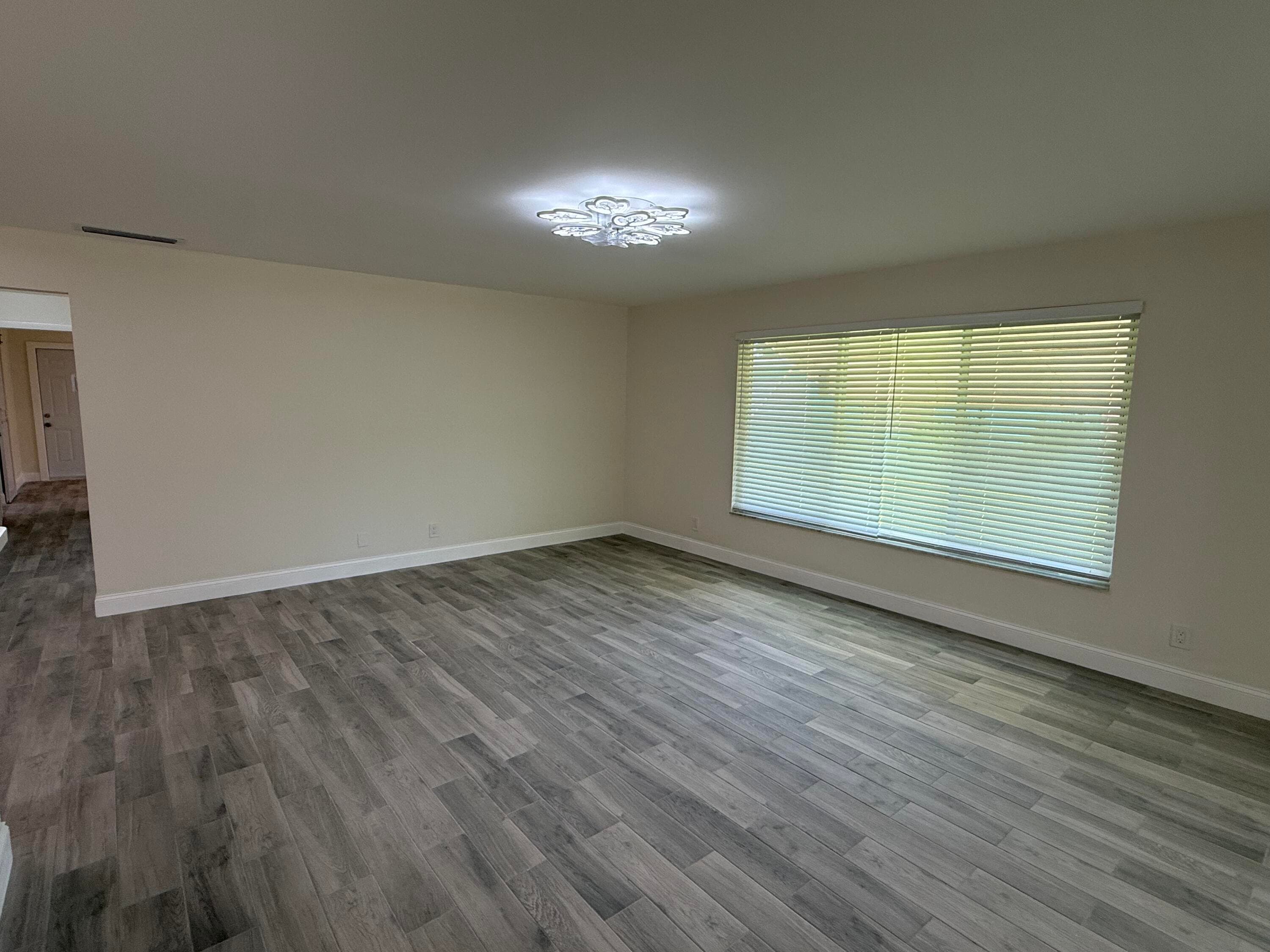 255 South Boulevard D, Boynton Beach, FL 33435 — photo 2 of 17