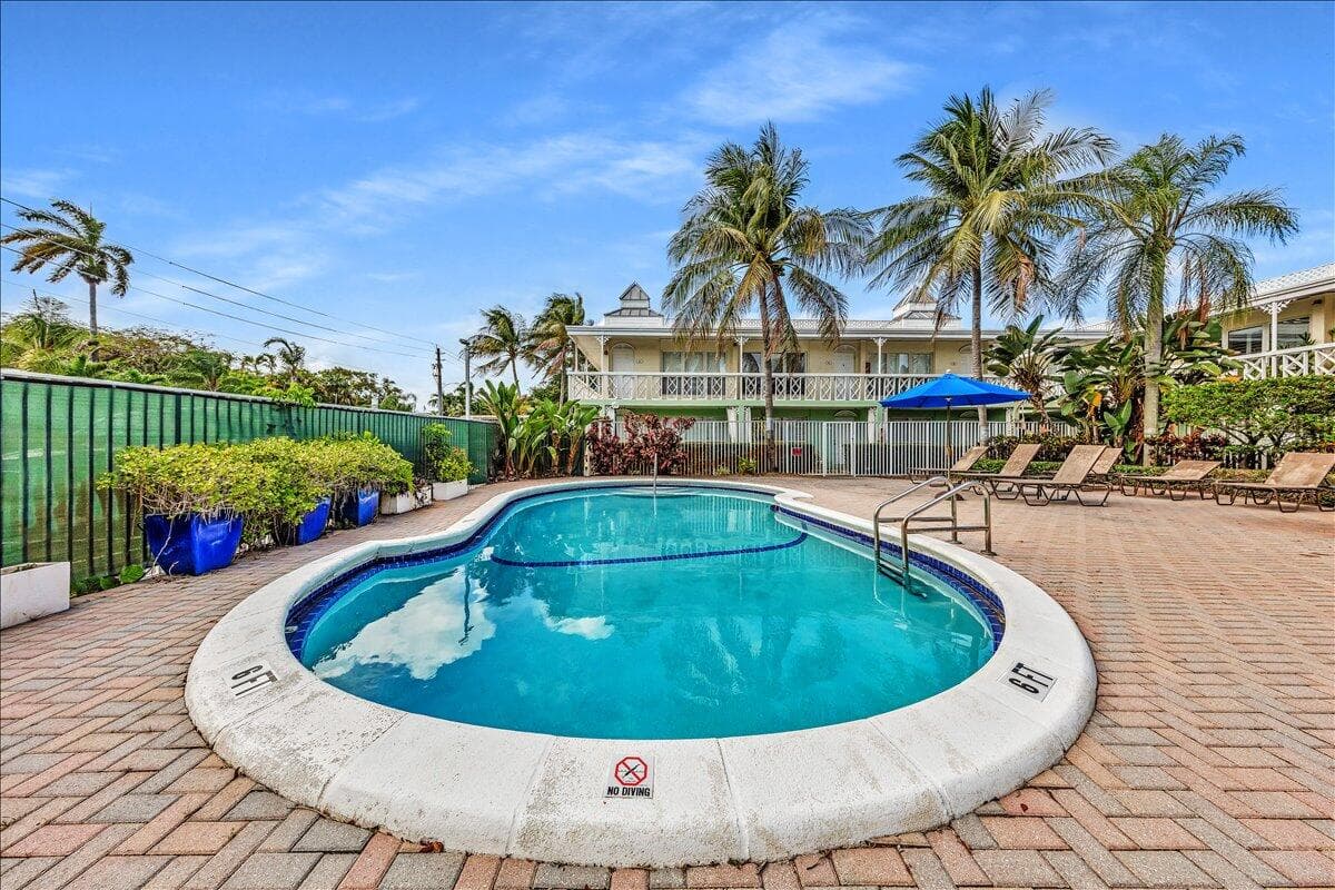 2124 NE 5th Avenue 212, Wilton Manors, FL 33305 — photo 26 of 44