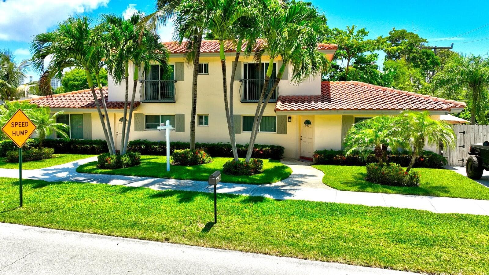 560-570 NE 19th Avenue, Deerfield Beach, FL 33441 — photo 2 of 40