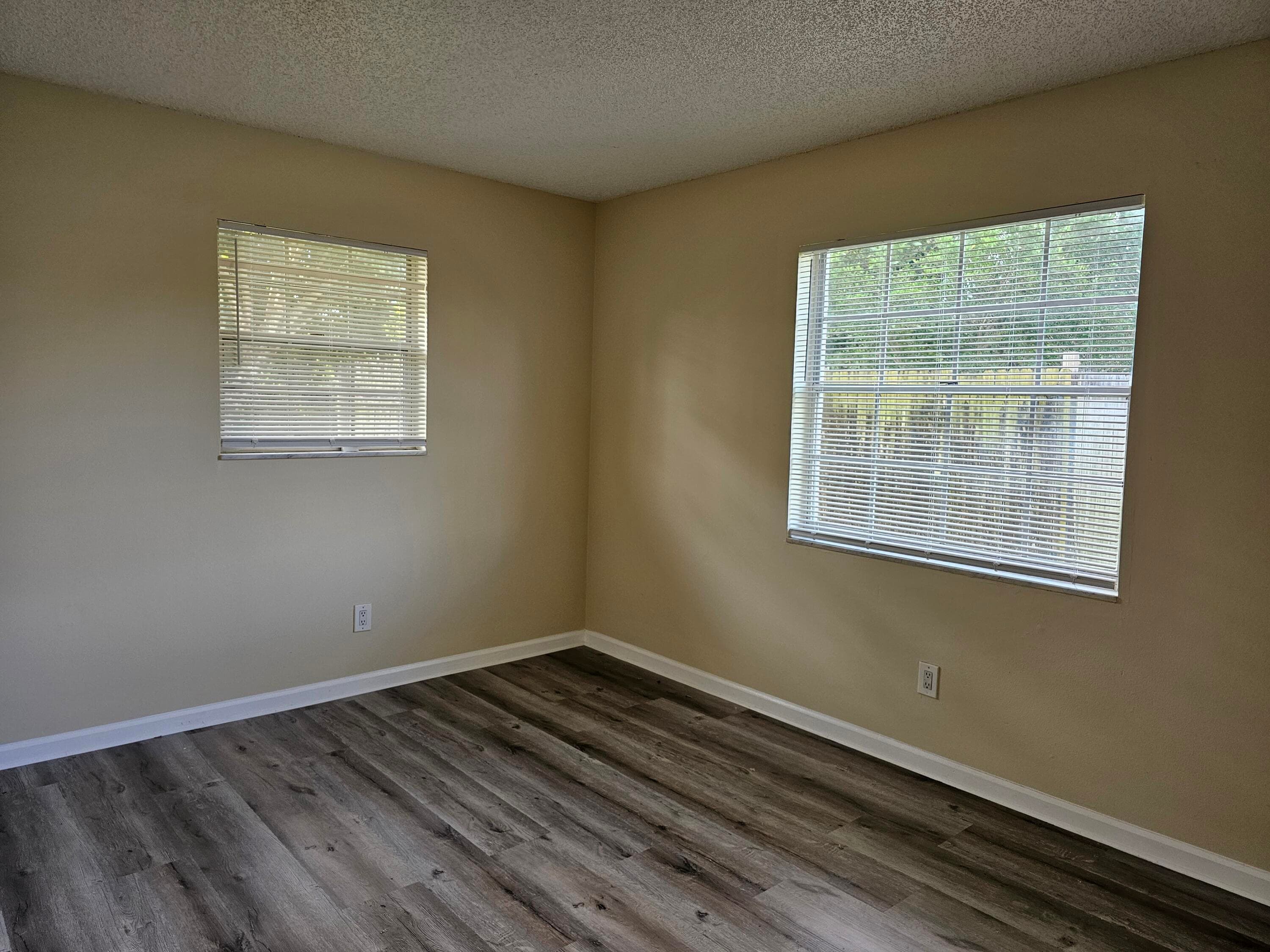 1360 Park Lane, West Palm Beach, FL 33417 — photo 3 of 6