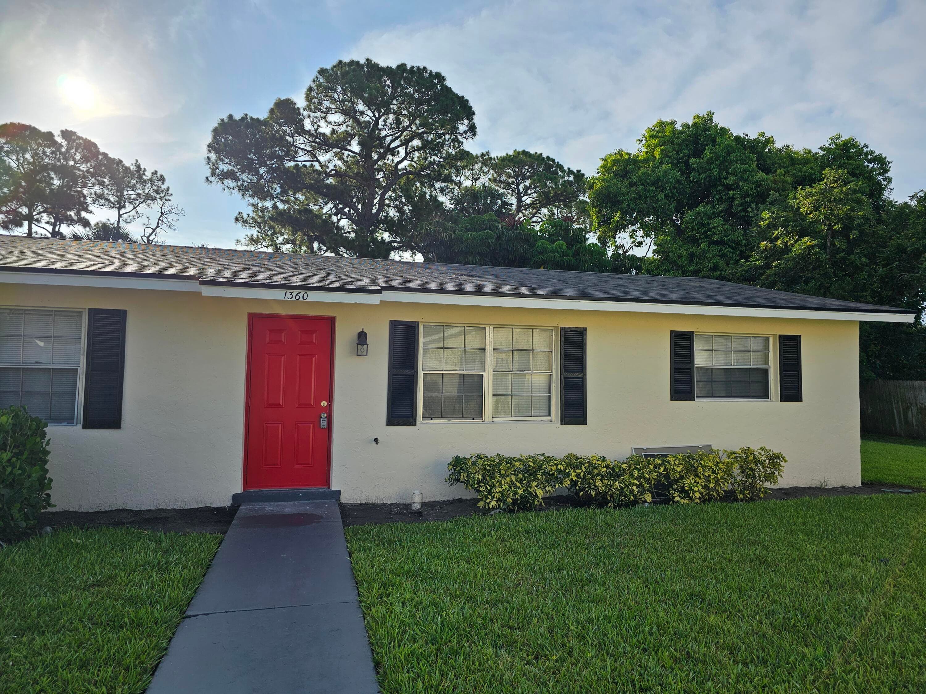 1360 Park Lane, West Palm Beach, FL 33417 — photo 1 of 6