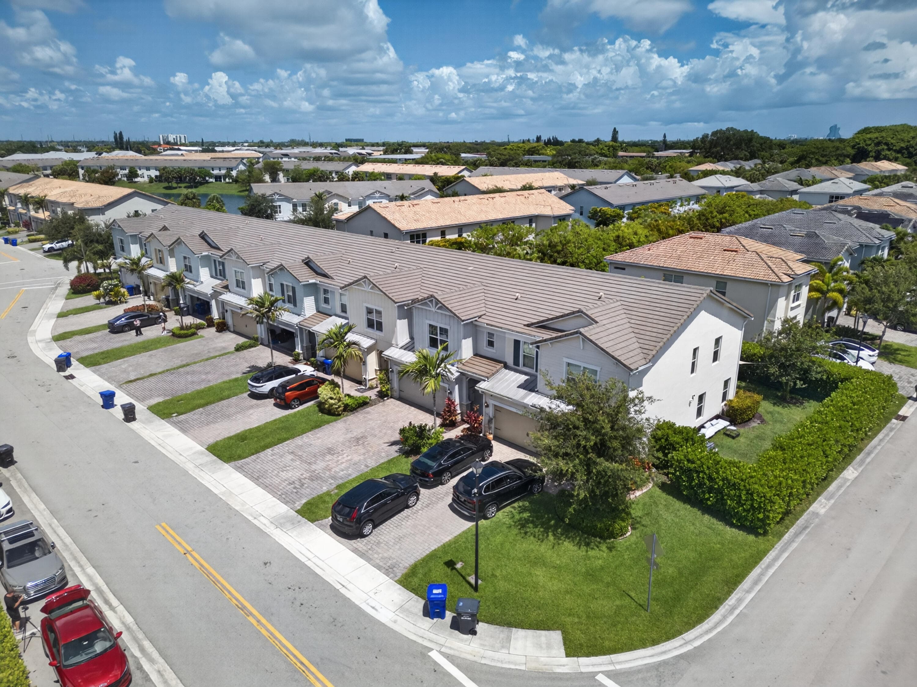 4715 Eucalyptus Drive, Hollywood, FL 33021 — photo 4 of 57