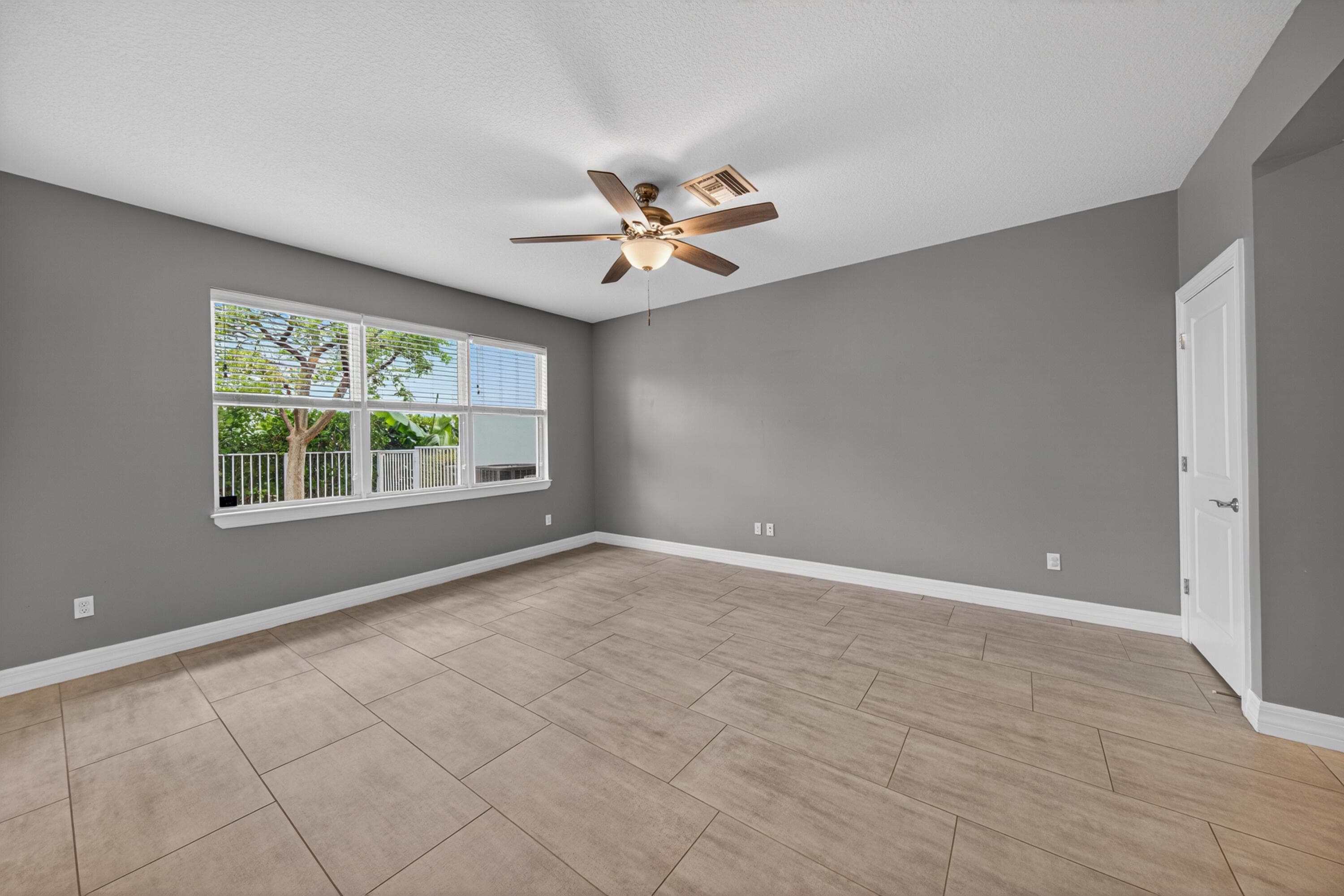 4715 Eucalyptus Drive, Hollywood, FL 33021 — photo 10 of 57