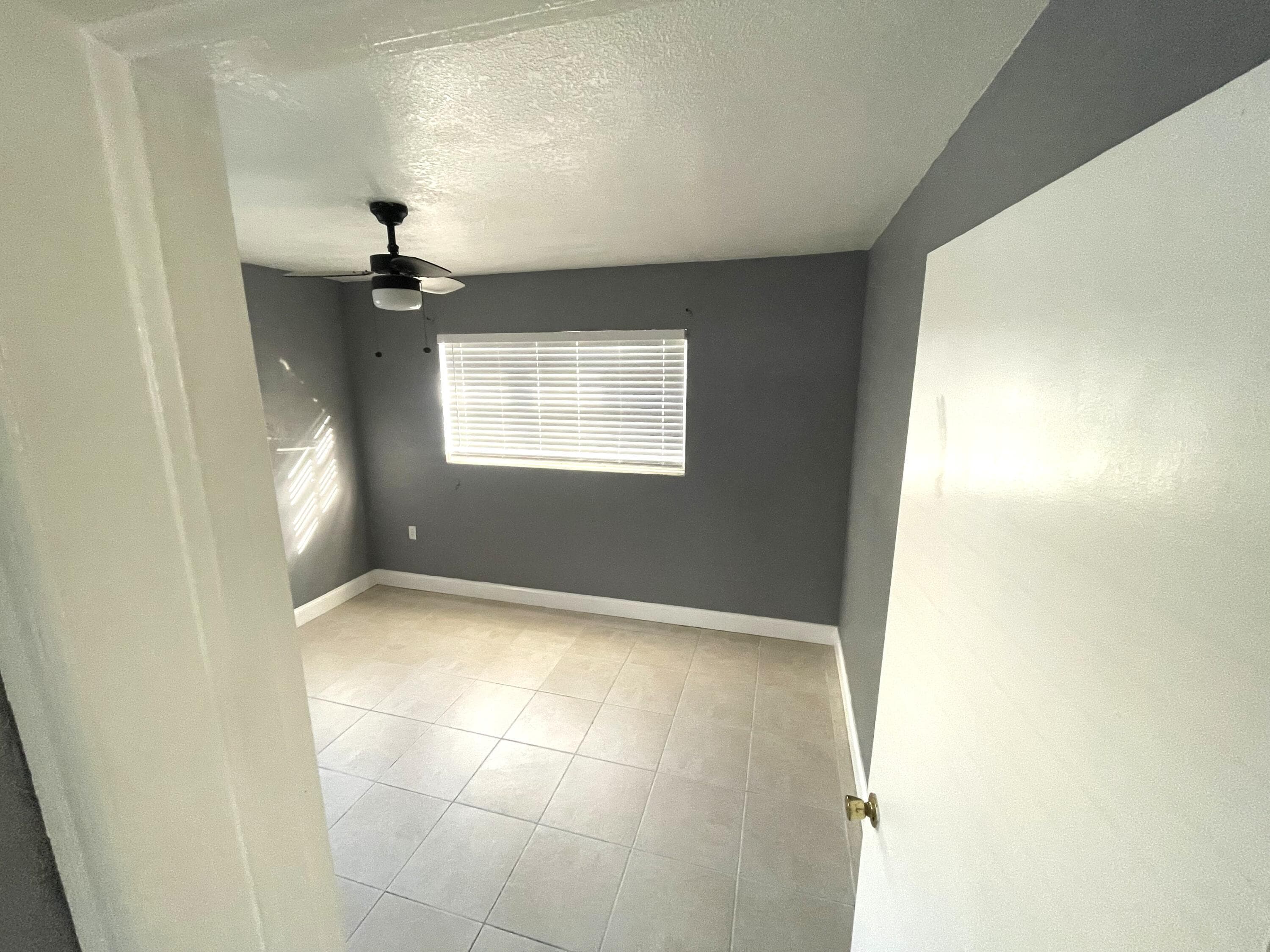 571 Sioux Road, Seminole Manor, FL 33462 — photo 9 of 10