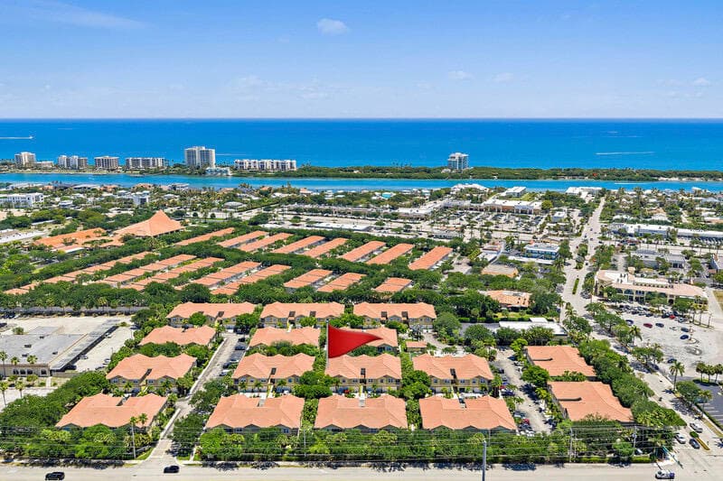 114 Lighthouse Circle Unit C, Tequesta, FL 33469 — photo 4 of 30