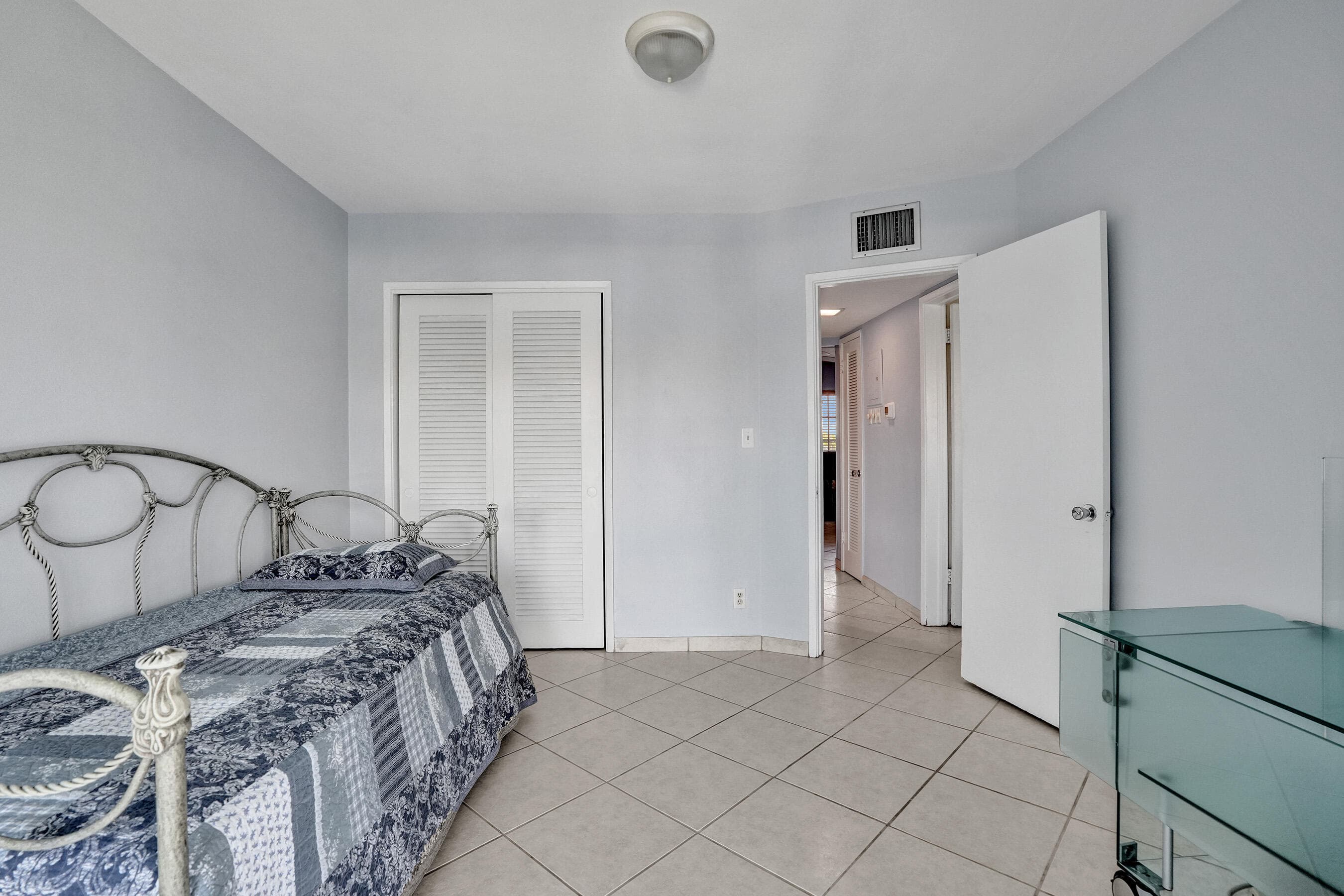 930 SE 9th Avenue 11, Pompano Beach, FL 33060 — photo 37 of 56
