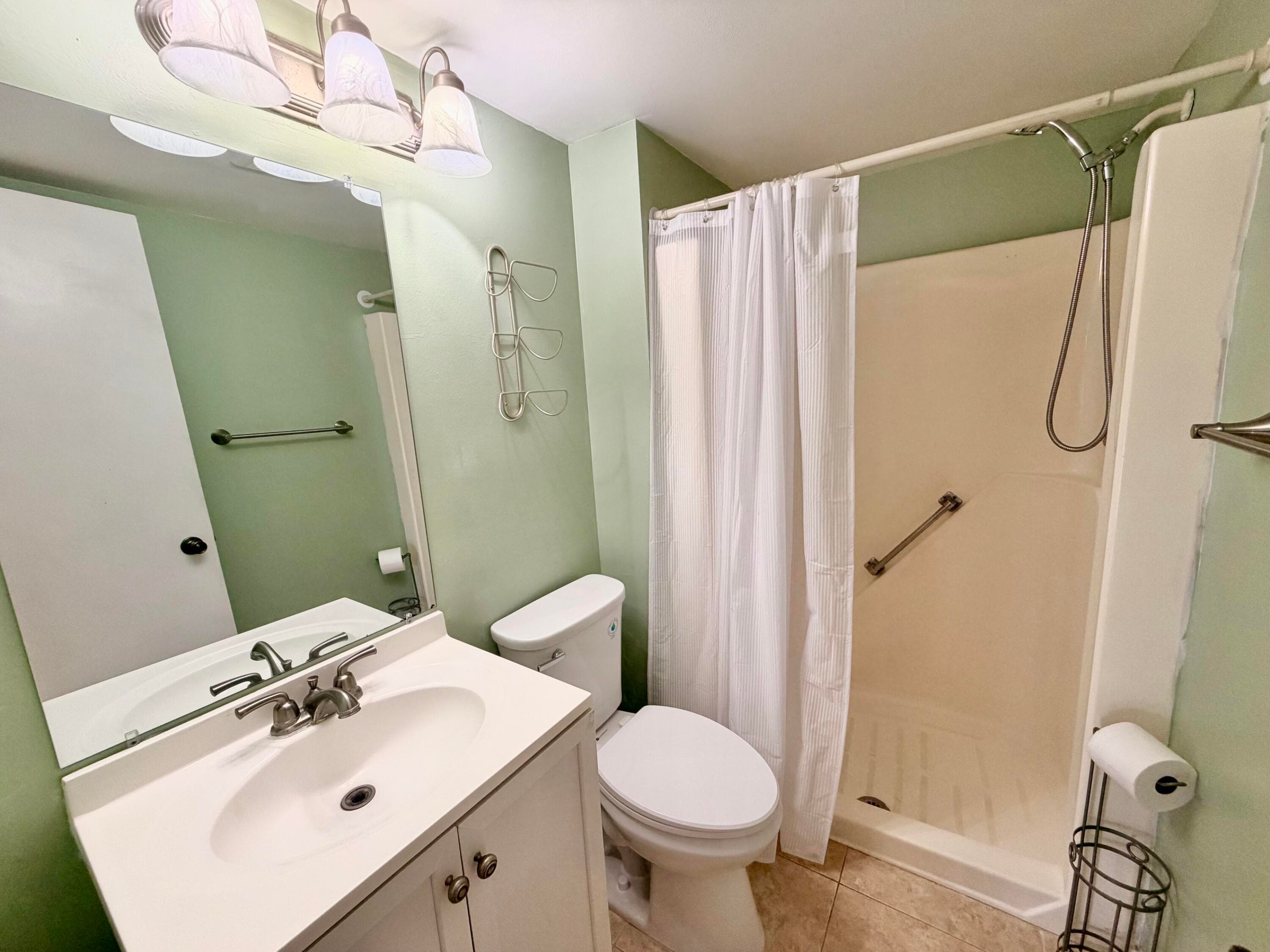 120 Lake Evelyn Drive, West Palm Beach, FL 33411 — photo 16 of 32