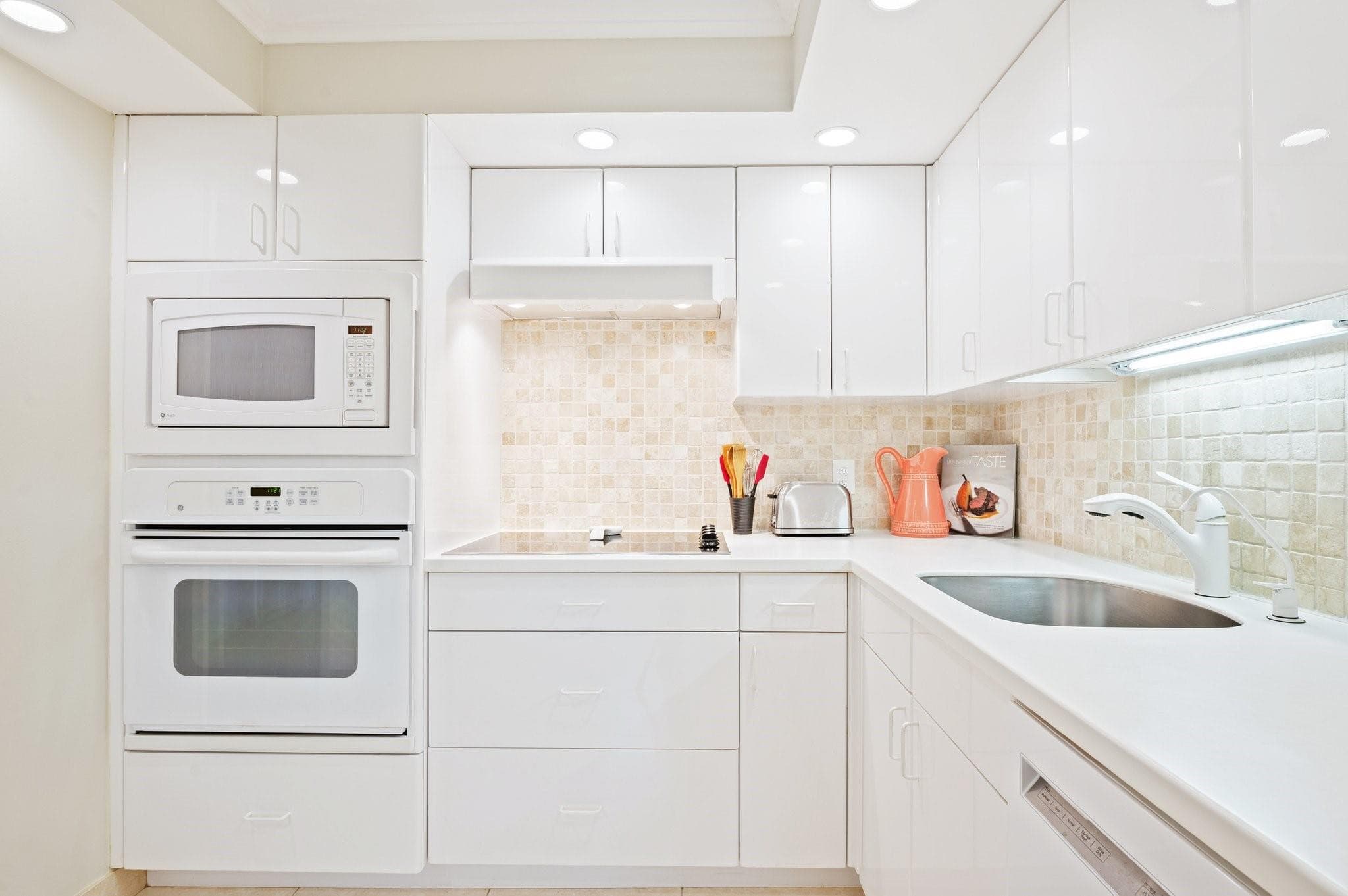 3700 Oaks Clubhouse Drive 106, Pompano Beach, FL 33069 — photo 12 of 30