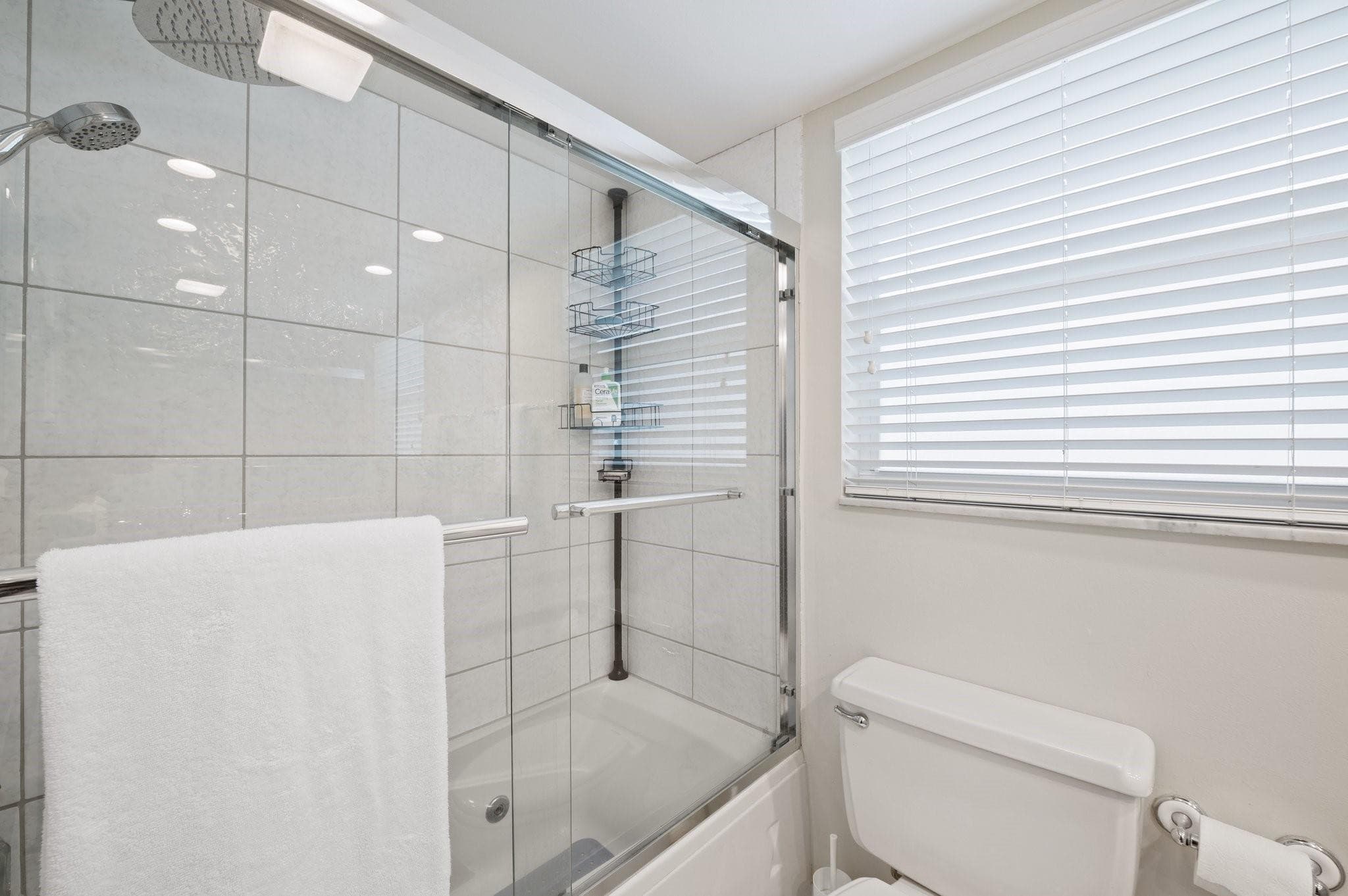 3700 Oaks Clubhouse Drive 106, Pompano Beach, FL 33069 — photo 18 of 30