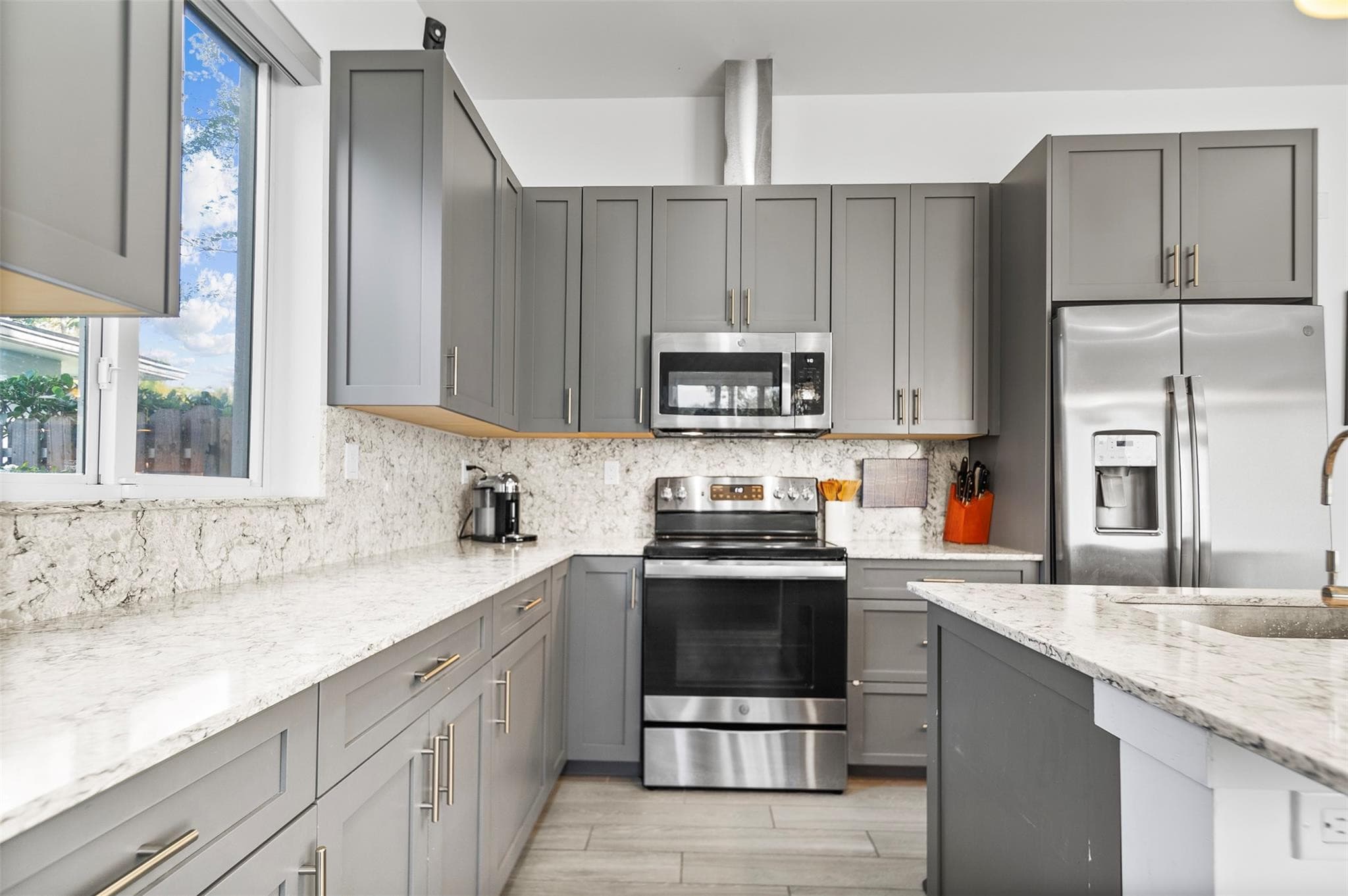 1110 NE 14th Avenue, Fort Lauderdale, FL 33304 — photo 9 of 23