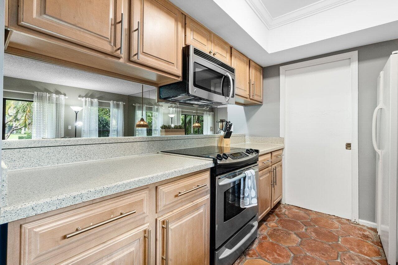 11863 Wimbledon Circle 406, Wellington, FL 33414 — photo 19 of 43