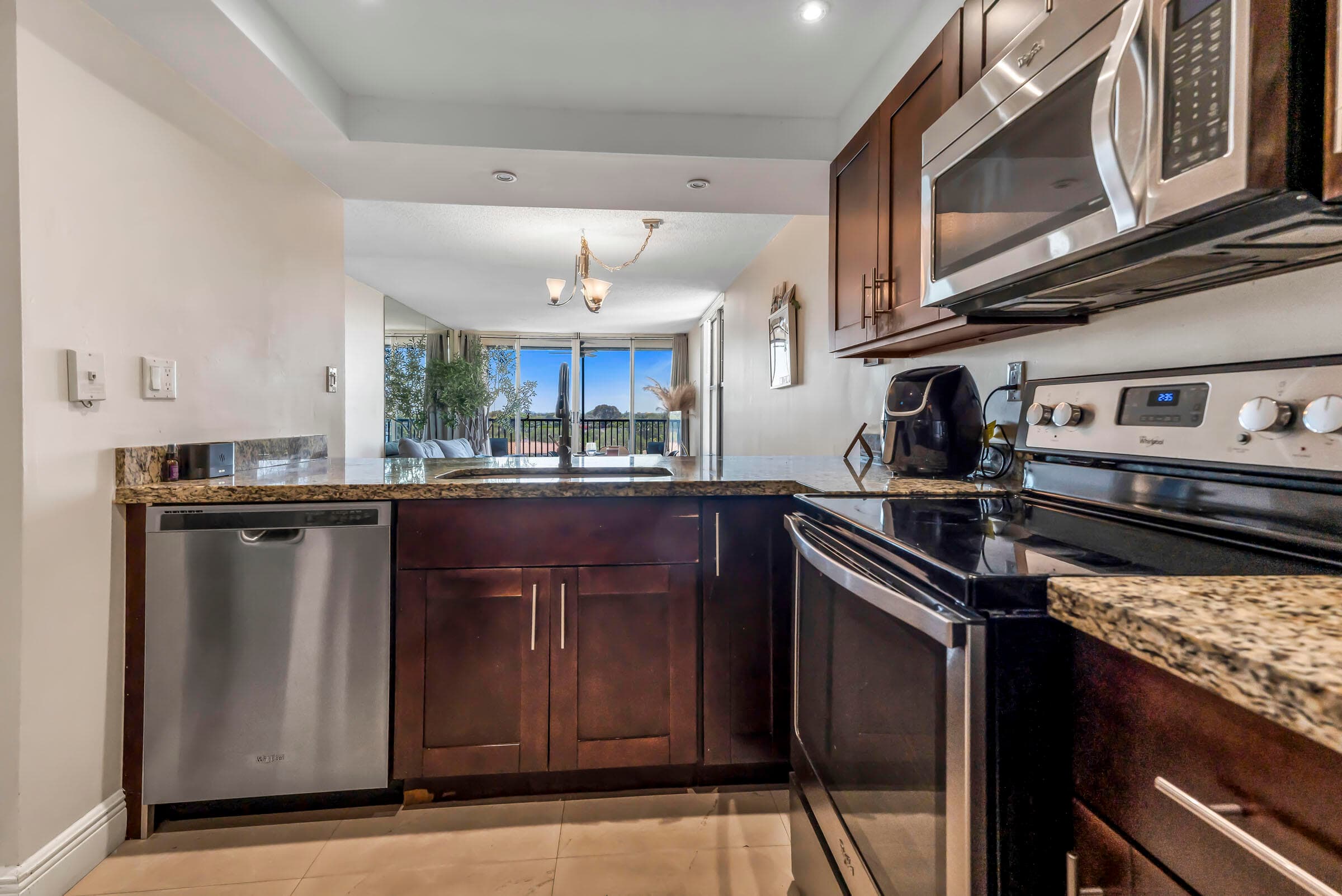 22 Royal Palm Way 606, Boca Raton, FL 33432 — photo 11 of 48