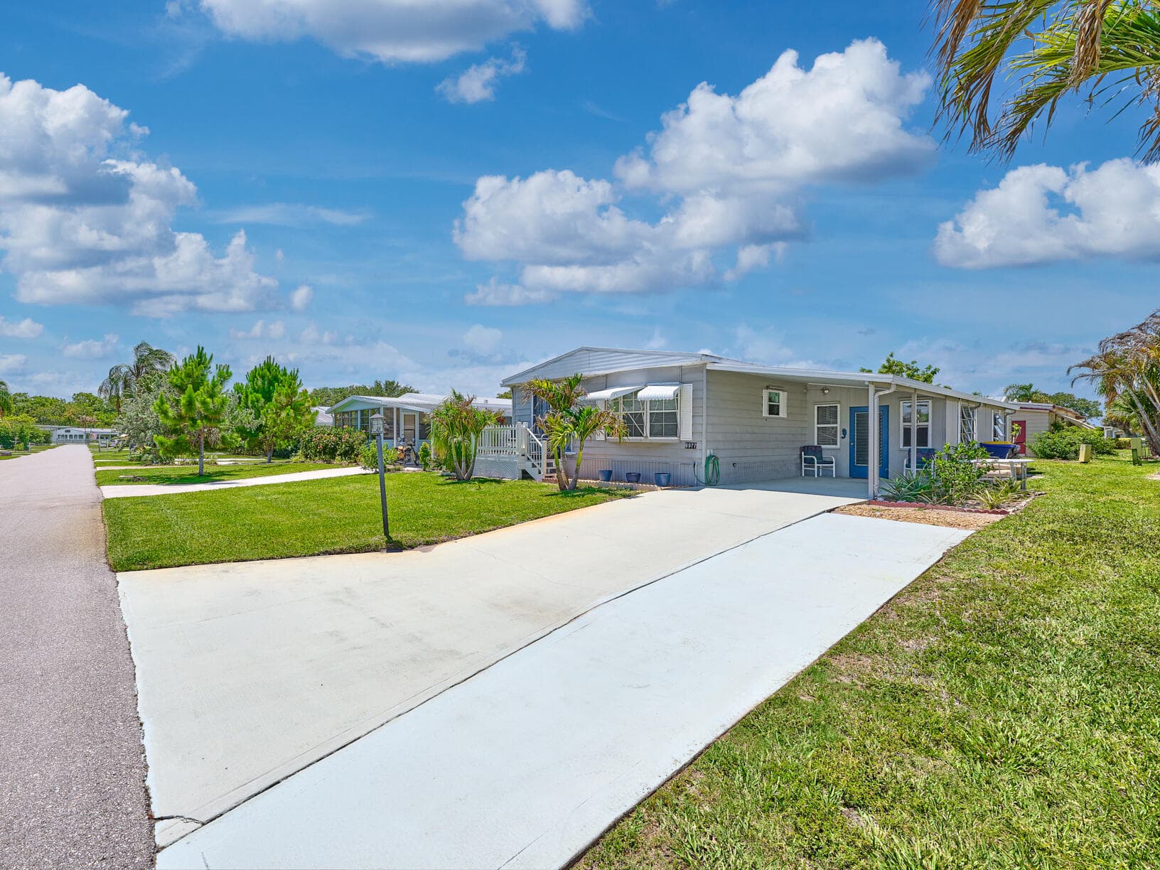 6977 SE Delegate Street, Hobe Sound, FL 33455 — photo 4 of 60
