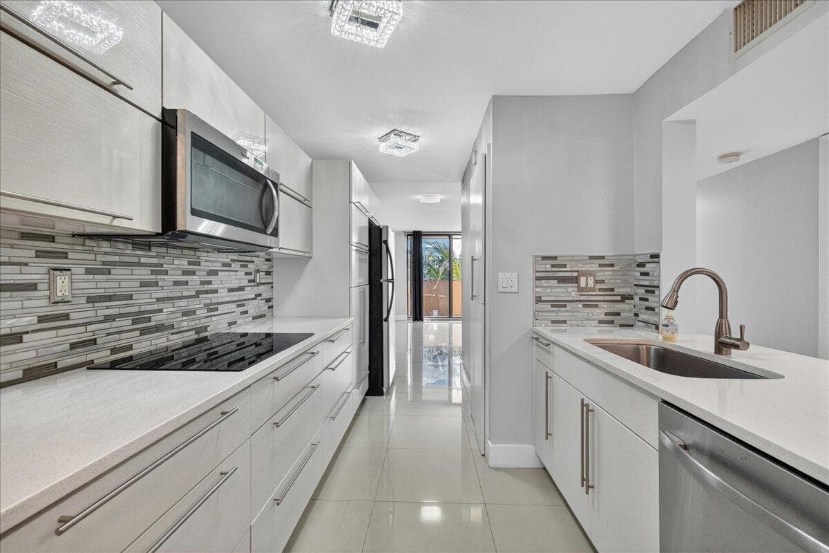 7451 NW 16th Street 407, Plantation, FL 33313 — photo 1 of 27