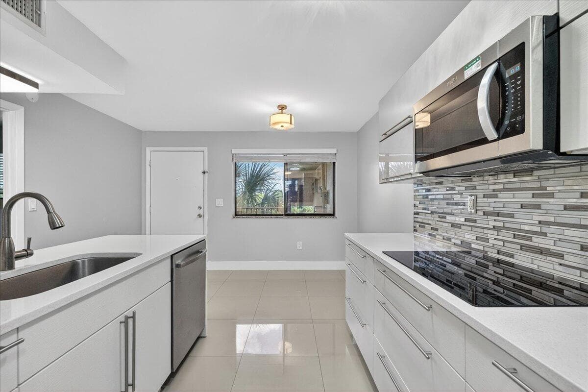 7451 NW 16th Street 407, Plantation, FL 33313 — photo 4 of 27