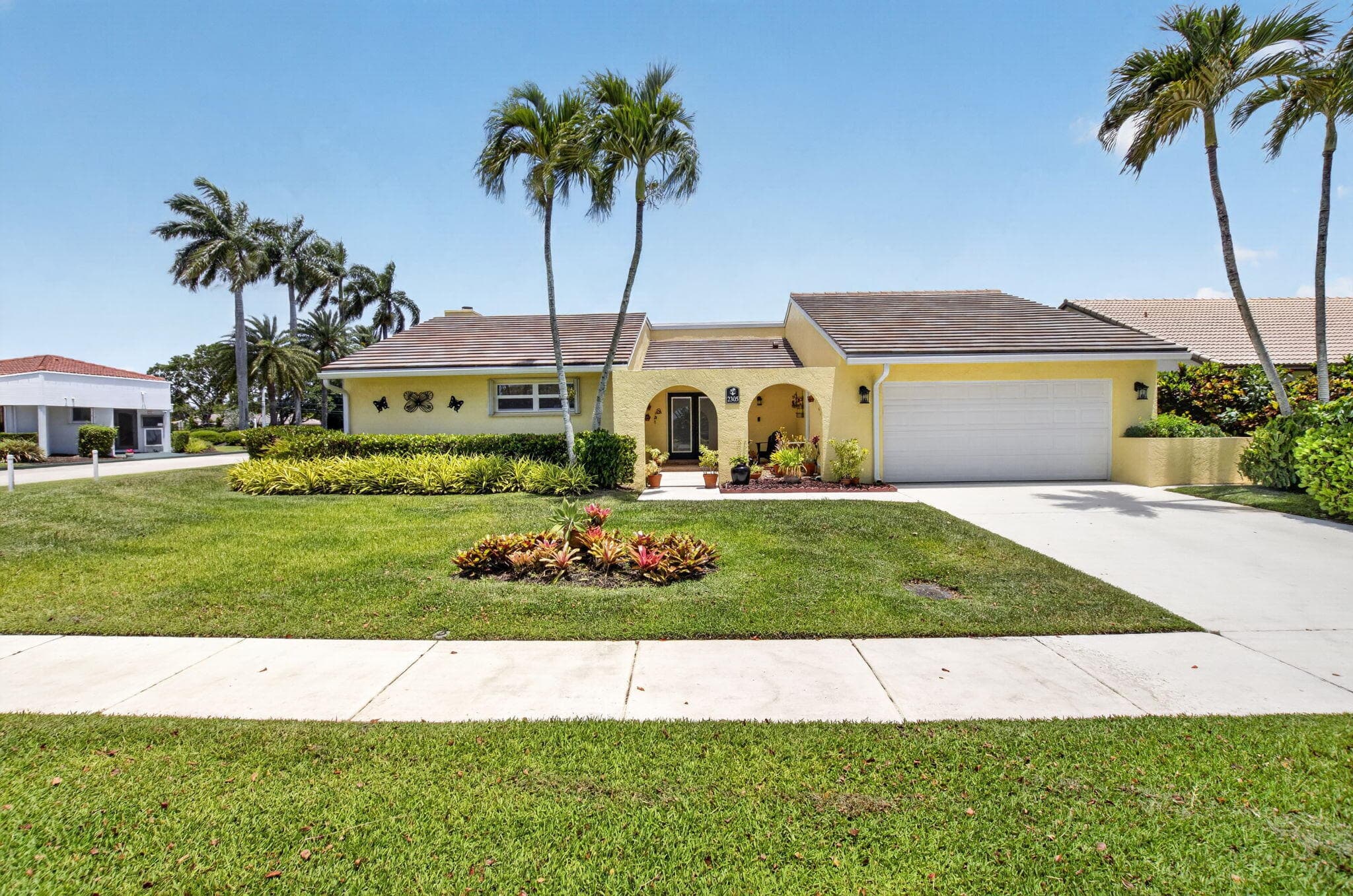 2305 SW 23rd Cranbrook Drive, Boynton Beach, FL 33436 — photo 1 of 31