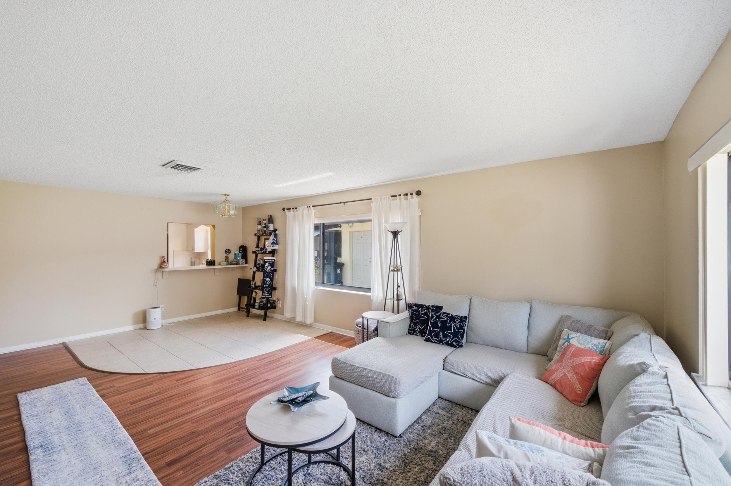 10222 Pine Drive, Boynton Beach, FL 33437 — photo 3 of 34