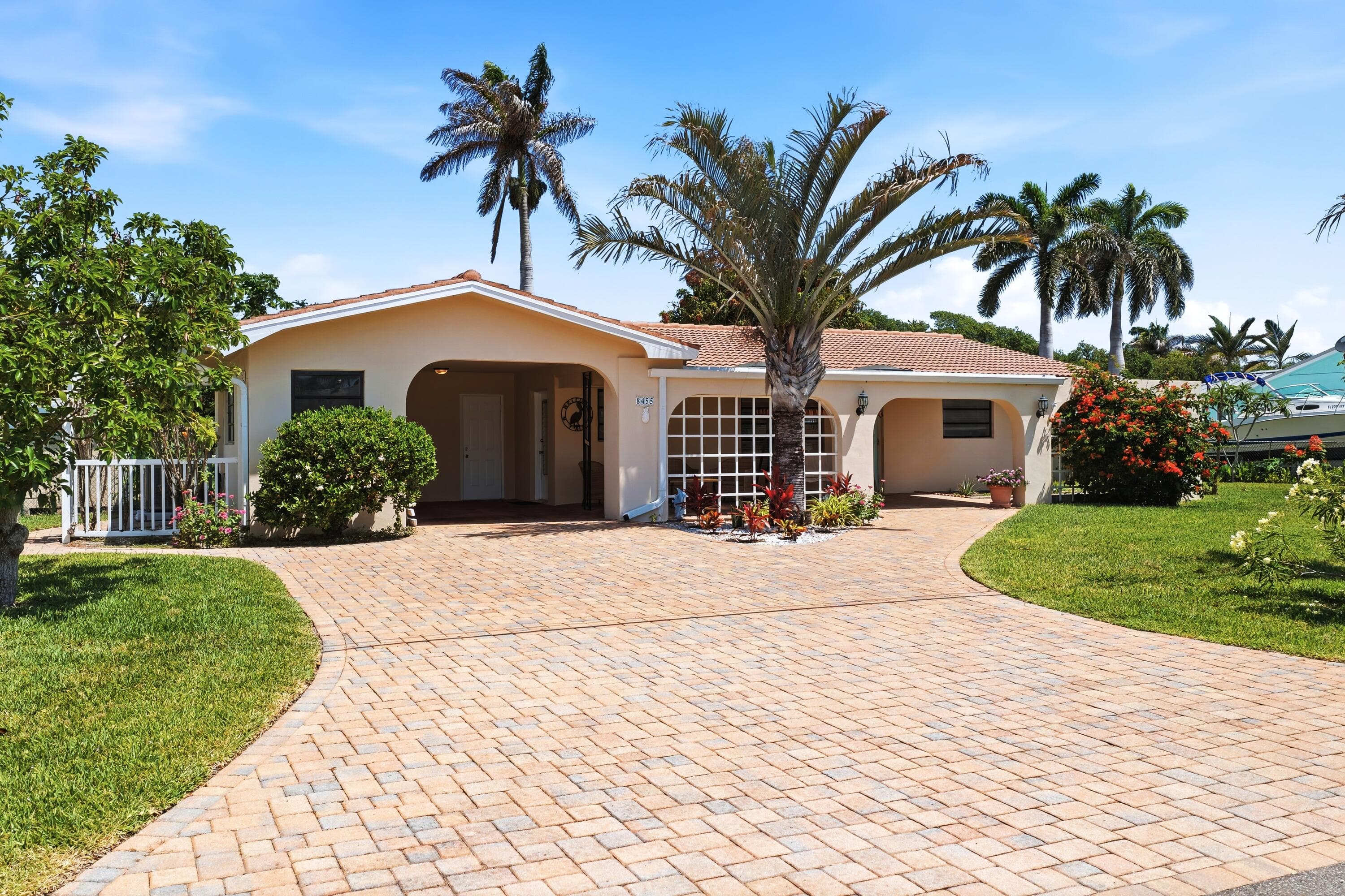 8455 SE Palm Street, Hobe Sound, FL 33455 — photo 6 of 36