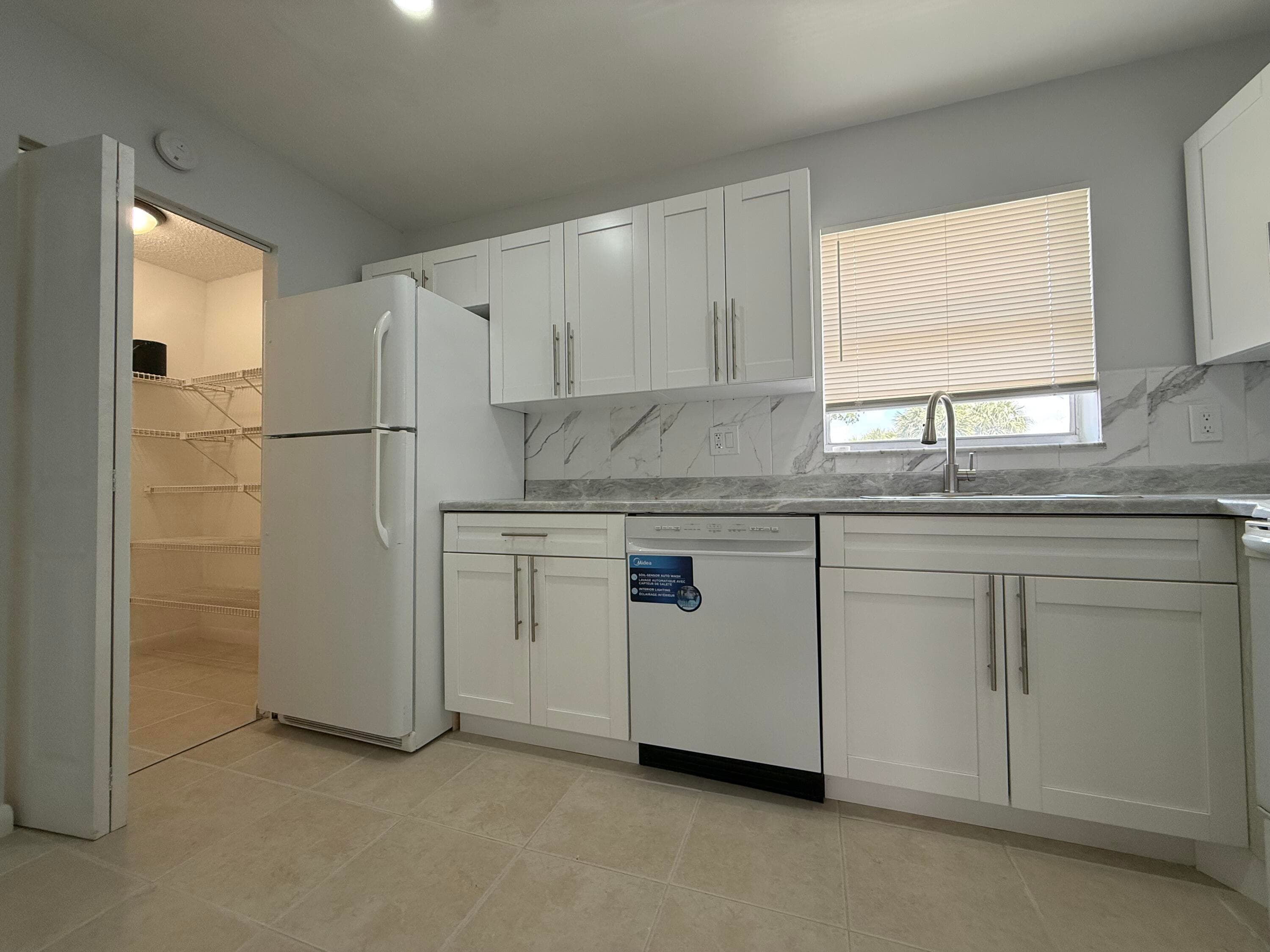 228 Lake Dora Drive, West Palm Beach, FL 33411 — photo 8 of 29