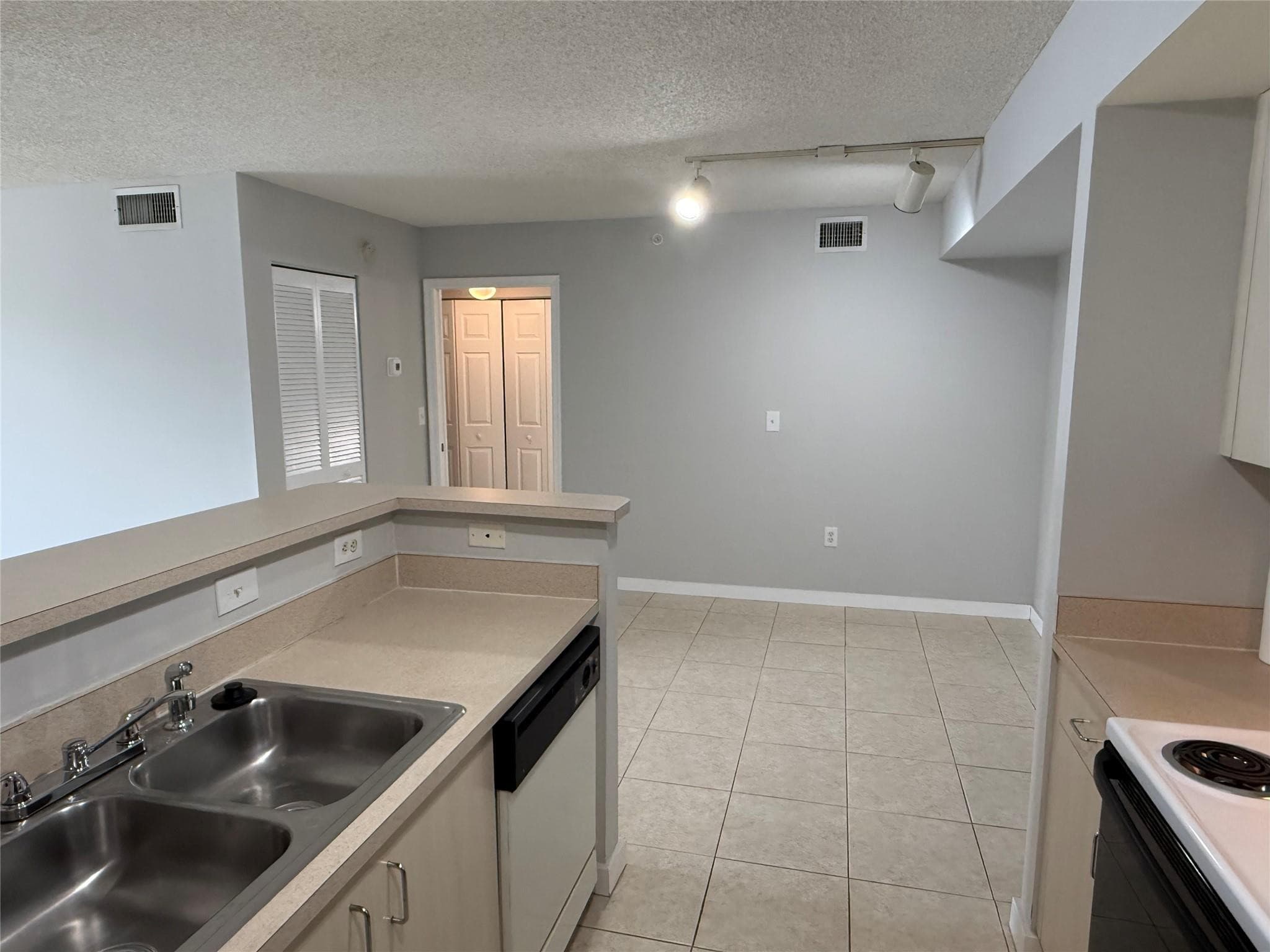 11165 SW 6th Street 204, Pembroke Pines, FL 33025 — photo 23 of 64